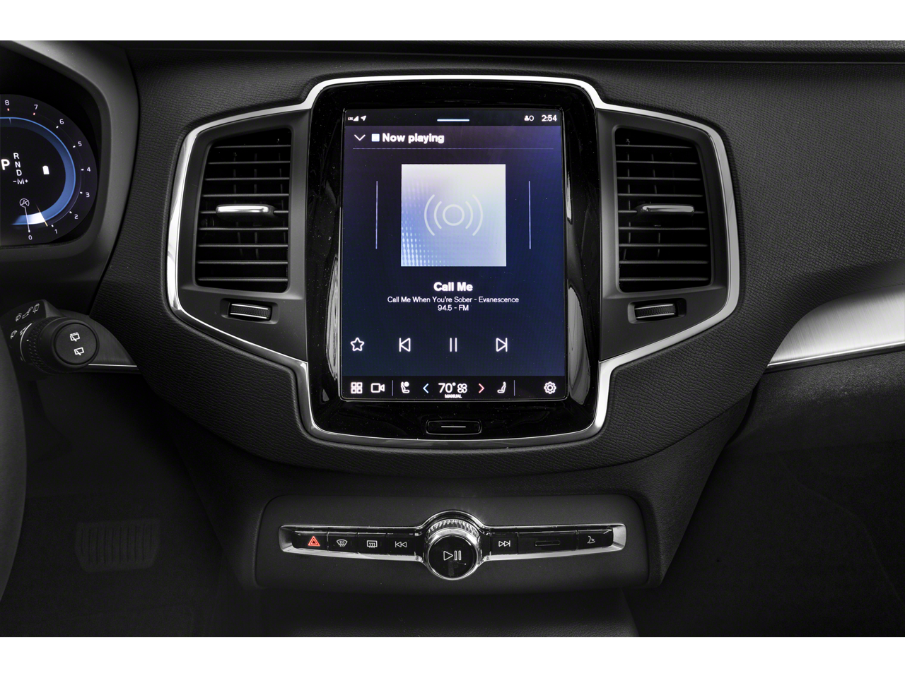 2024 Volvo XC90 Plus Bright Theme