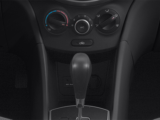 2013 Hyundai Accent 5-Door GS