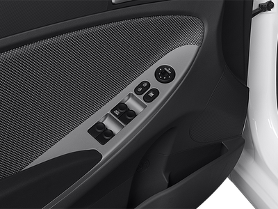 2013 Hyundai Accent 5-Door GS