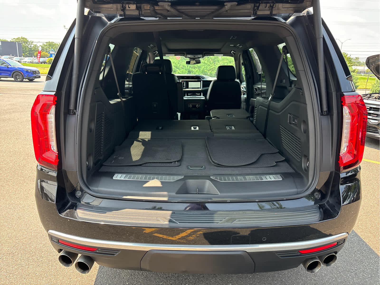 2023 GMC Yukon XL Denali