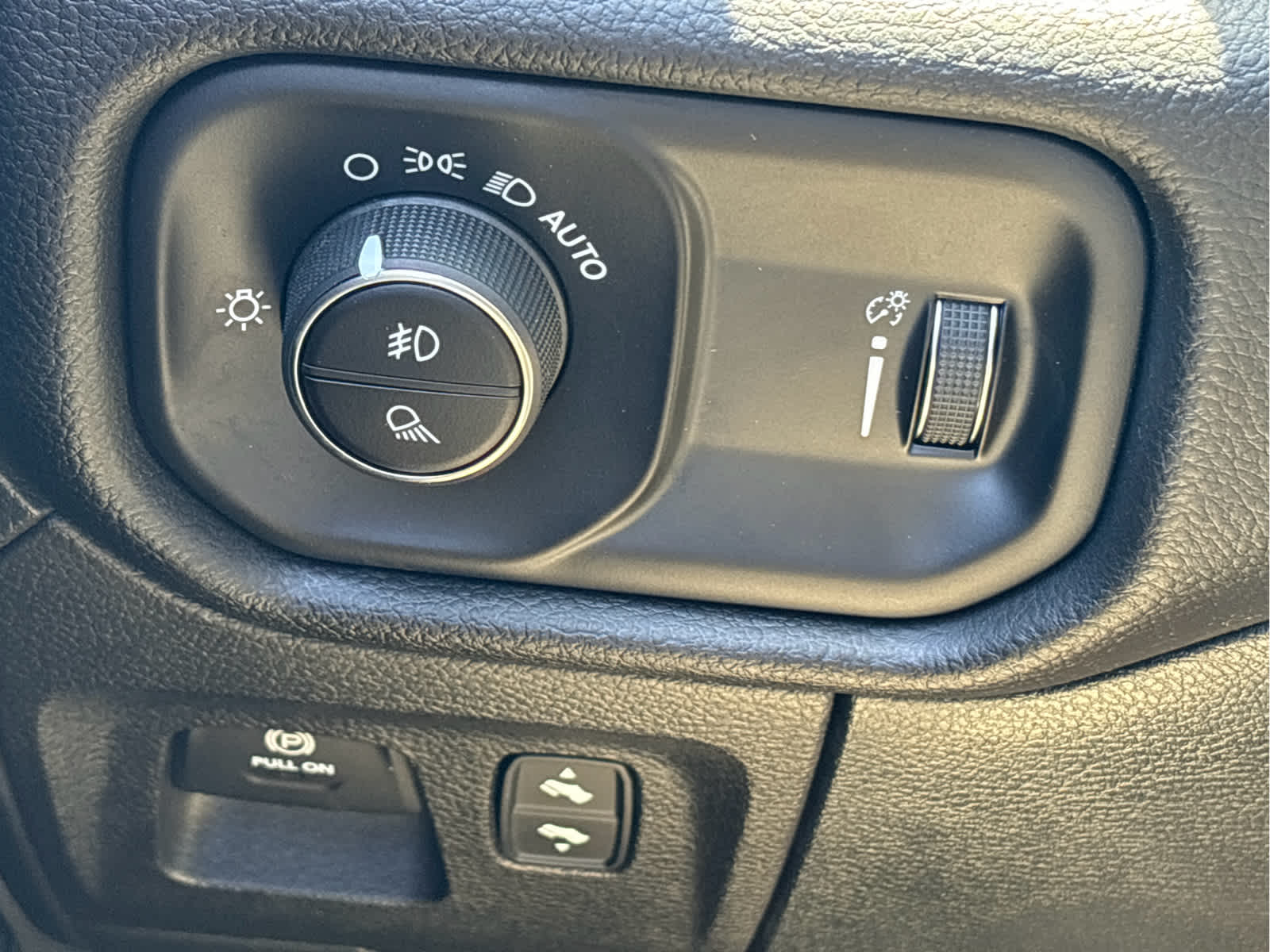2022 RAM 1500 Big Horn Quad Cab 4x4 6'4" Box