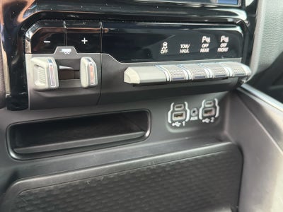 2023 RAM 1500 Big Horn Crew Cab 4x4 5'7" Box