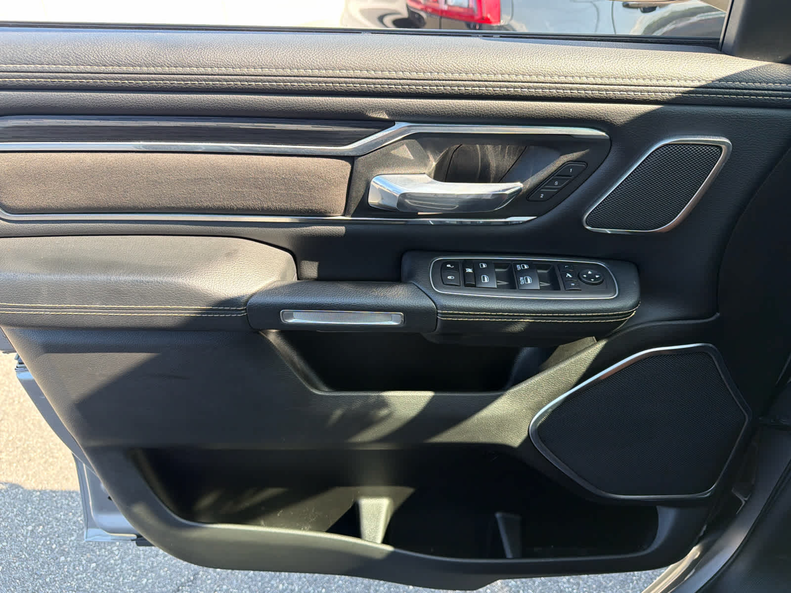 2023 RAM 1500 Laramie Crew Cab 4x4 5'7" Box