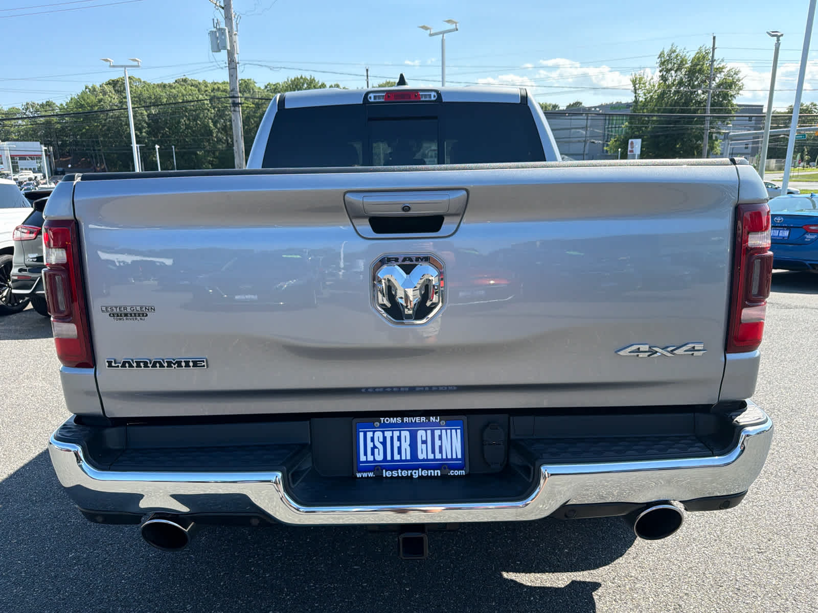 2023 RAM 1500 Laramie Crew Cab 4x4 5'7" Box