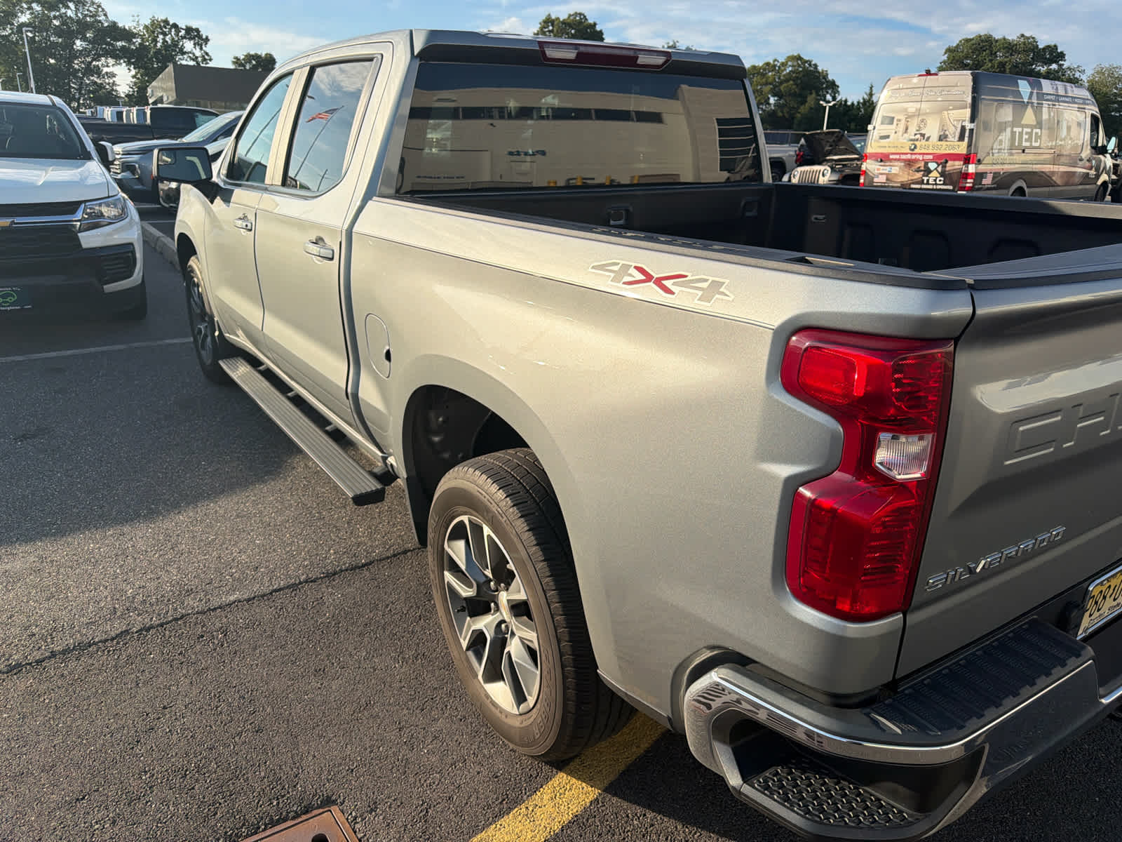 2024 Chevrolet Silverado 1500 LT (2FL)