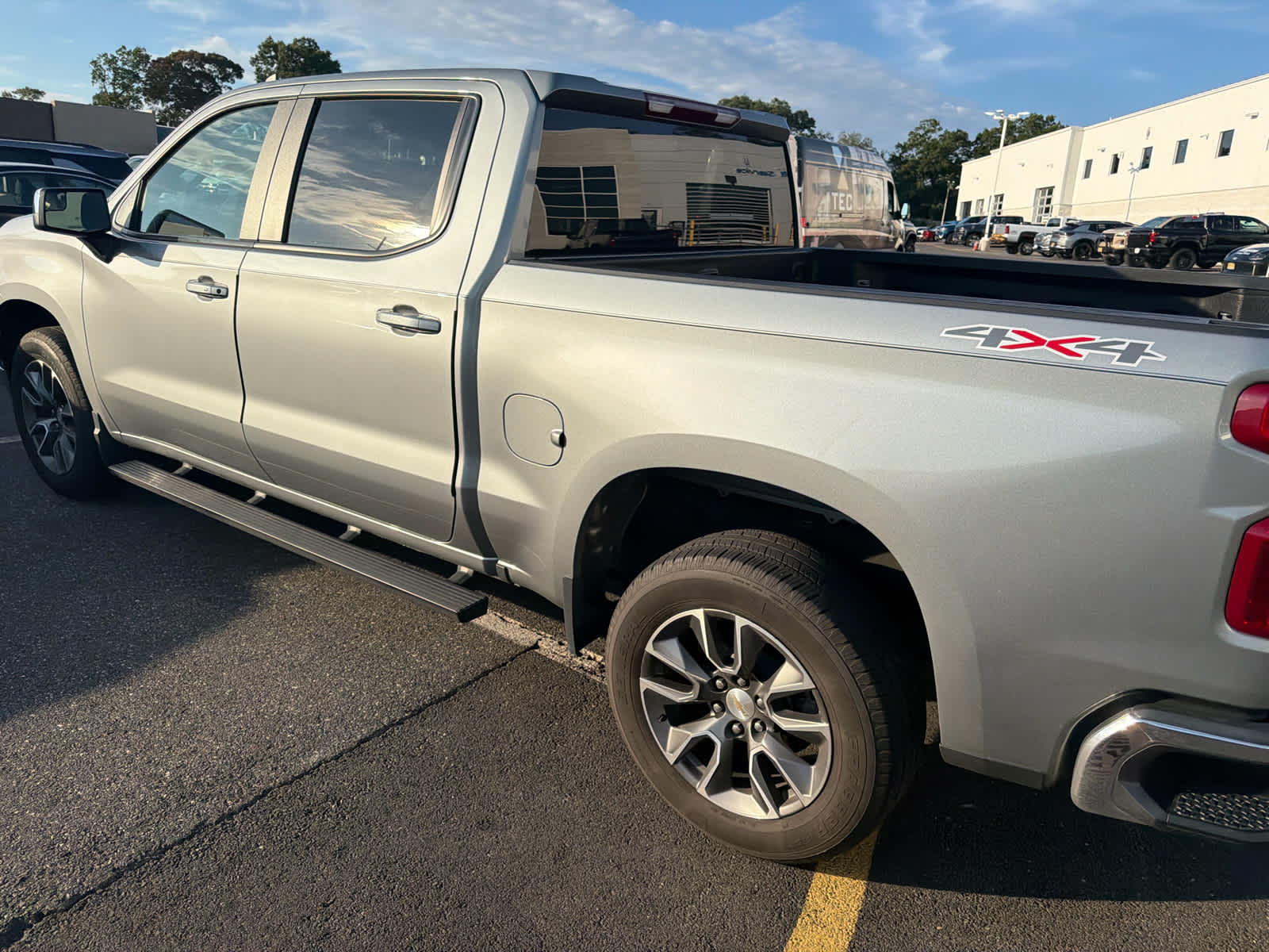 2024 Chevrolet Silverado 1500 LT (2FL)
