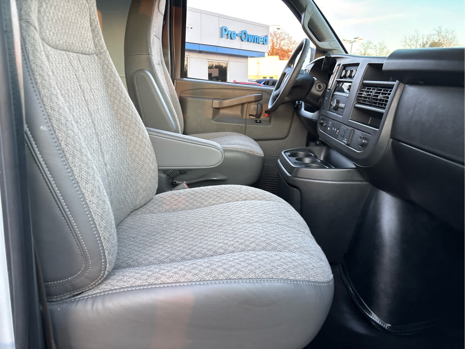 2024 Chevrolet Express Cargo 2500 WT