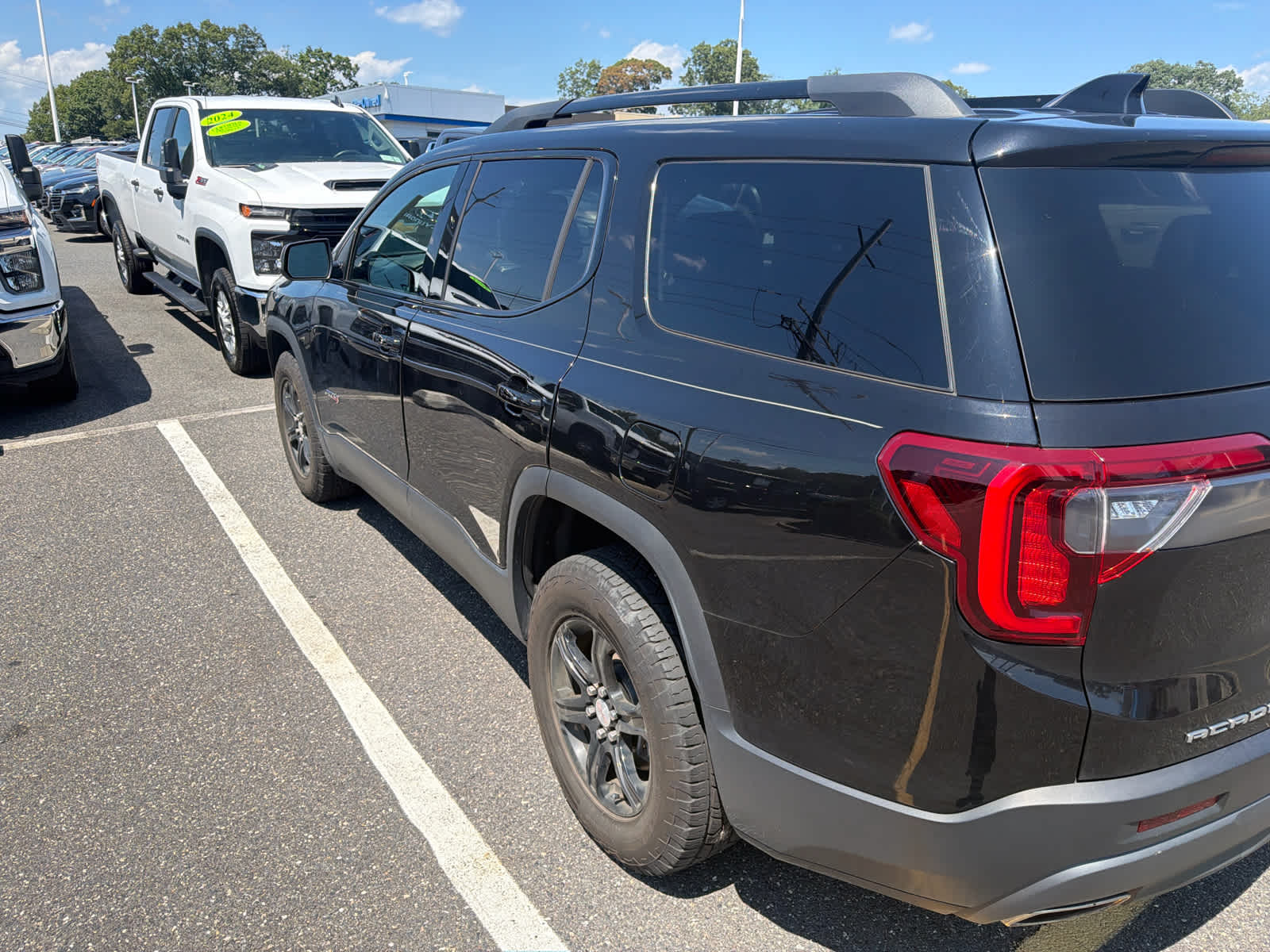 2023 GMC Acadia AT4
