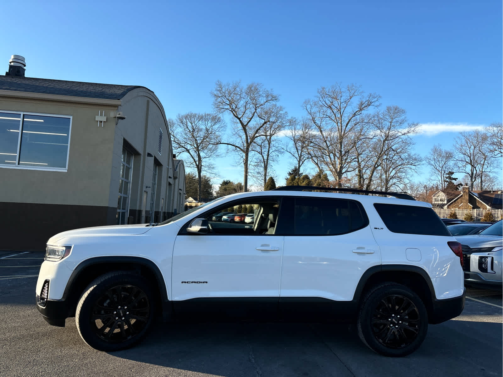 2023 GMC Acadia SLT