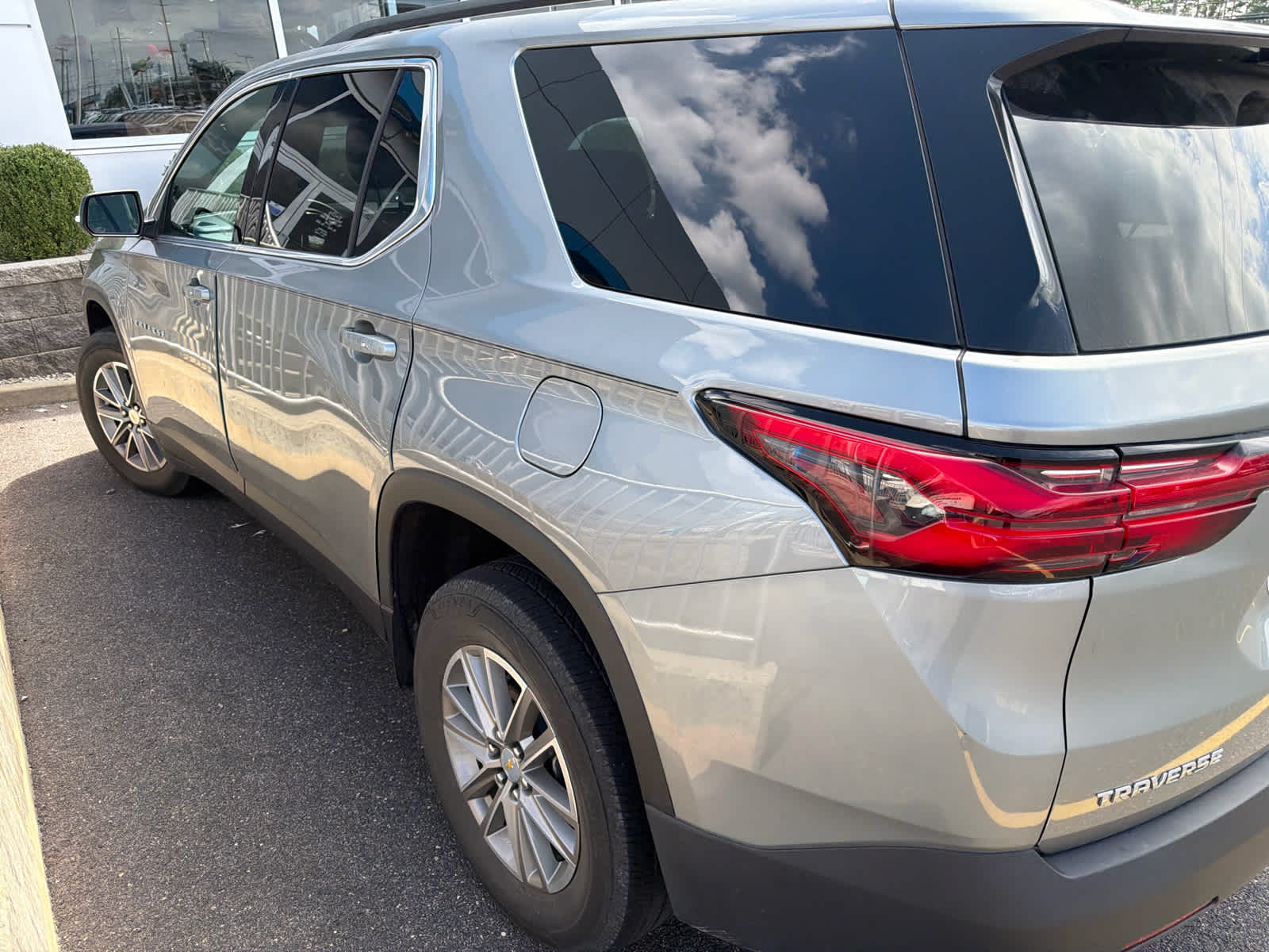 2023 Chevrolet Traverse LT Cloth