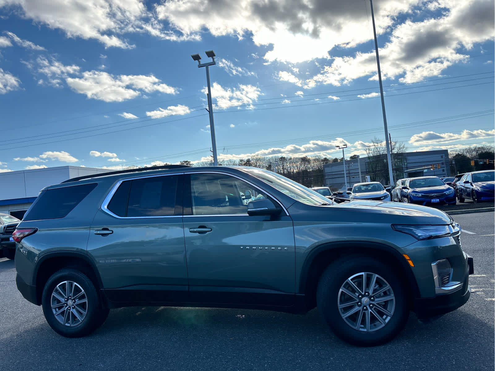 2023 Chevrolet Traverse LT Cloth