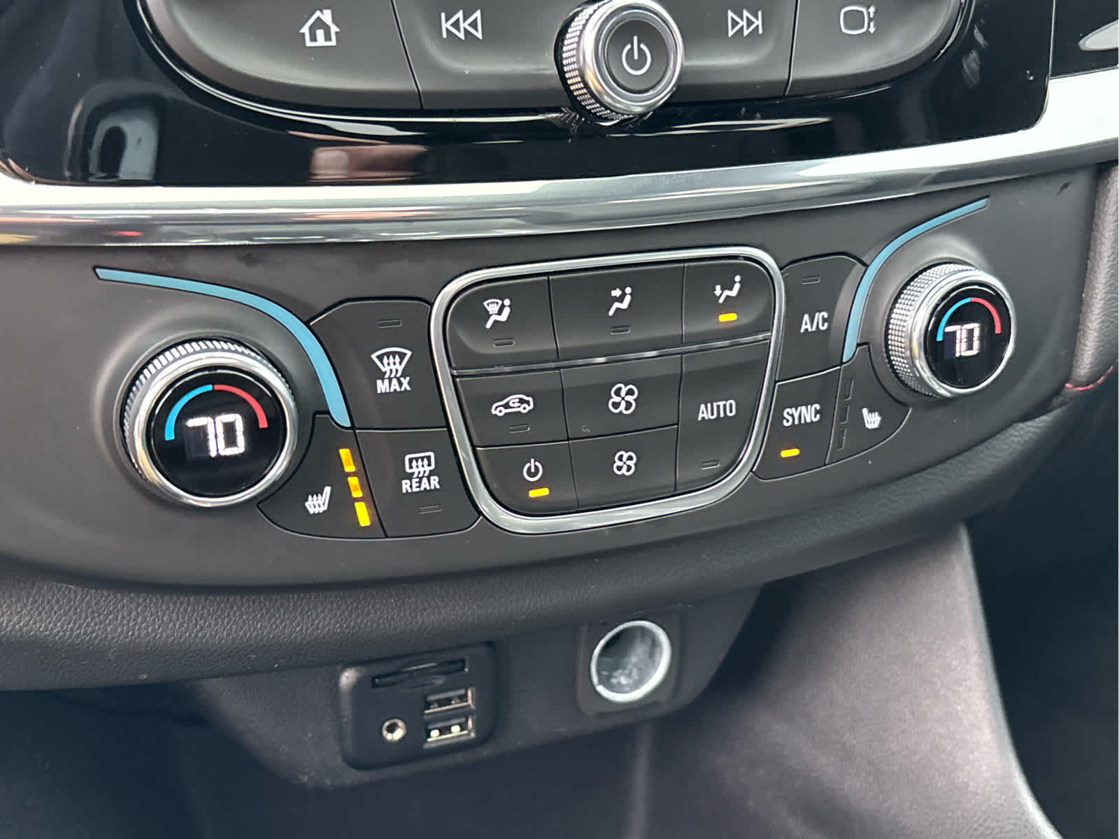 2023 Chevrolet Traverse RS