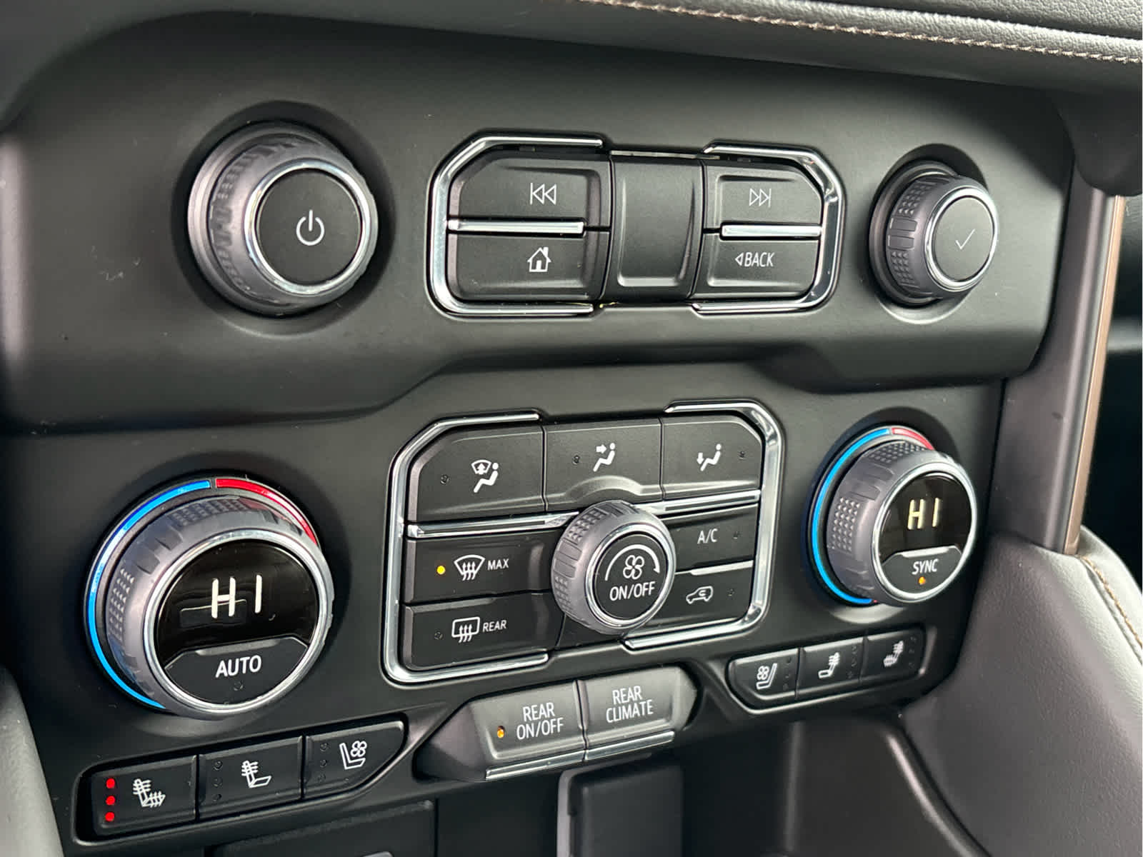 2023 Chevrolet Suburban High Country