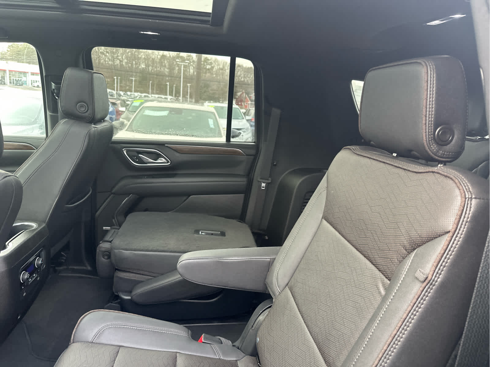 2023 Chevrolet Suburban High Country