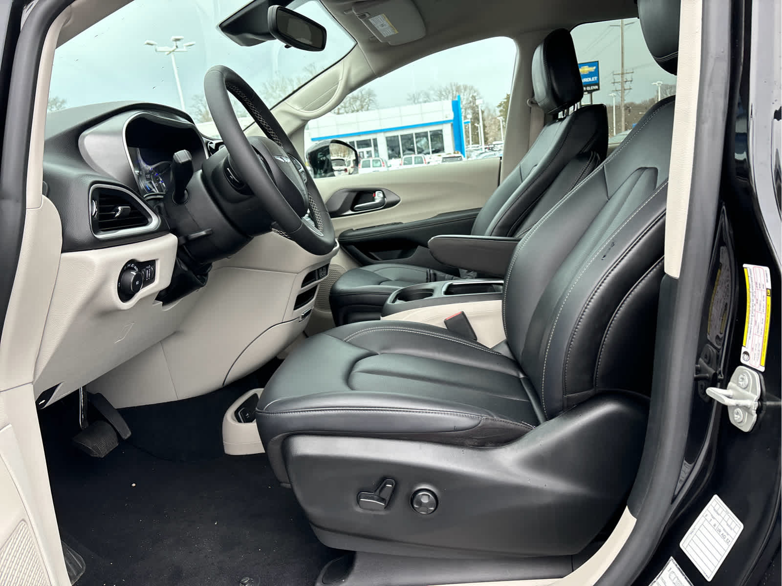 2024 Chrysler Pacifica Touring L