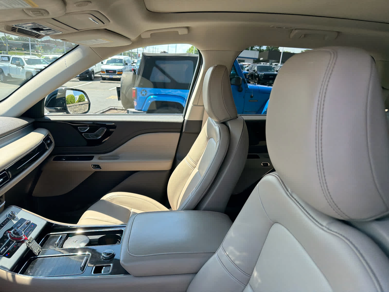 2022 Lincoln Aviator Standard