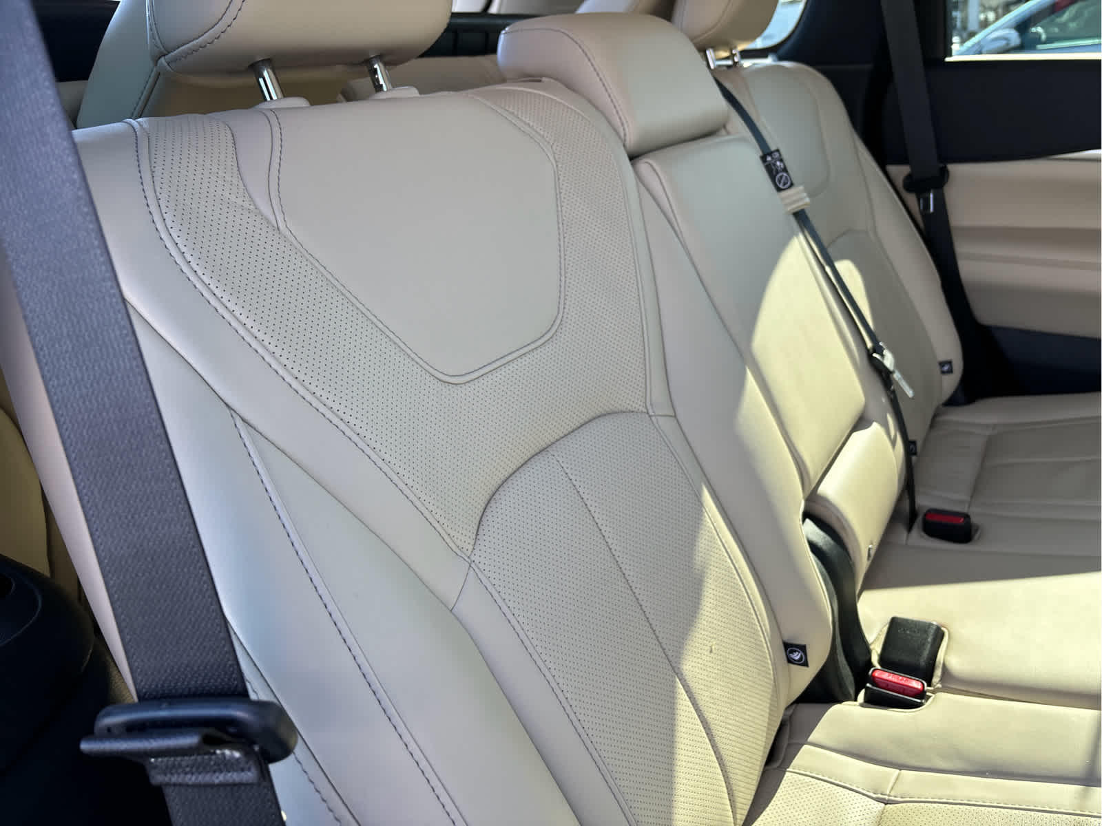 2022 INFINITI QX60 LUXE AWD