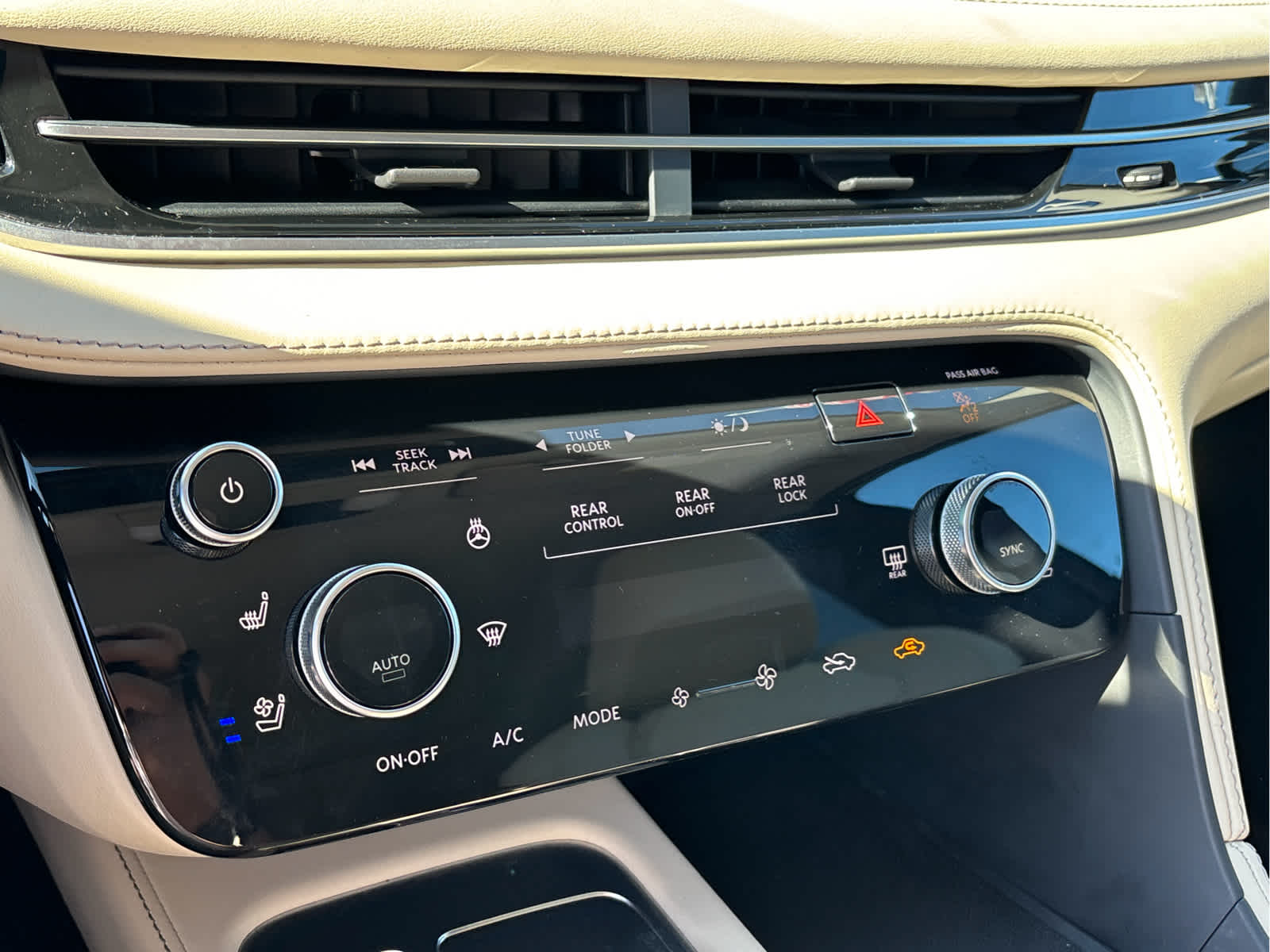2022 INFINITI QX60 LUXE AWD