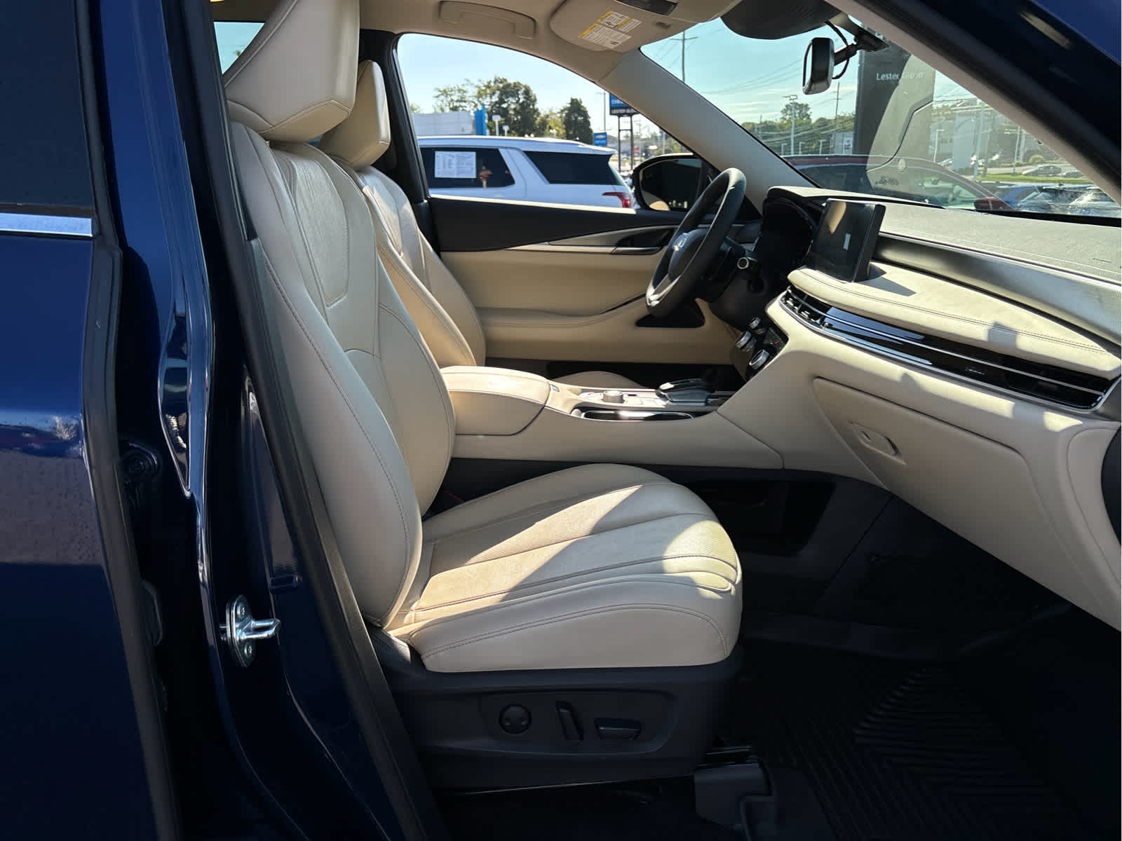 2022 INFINITI QX60 LUXE AWD