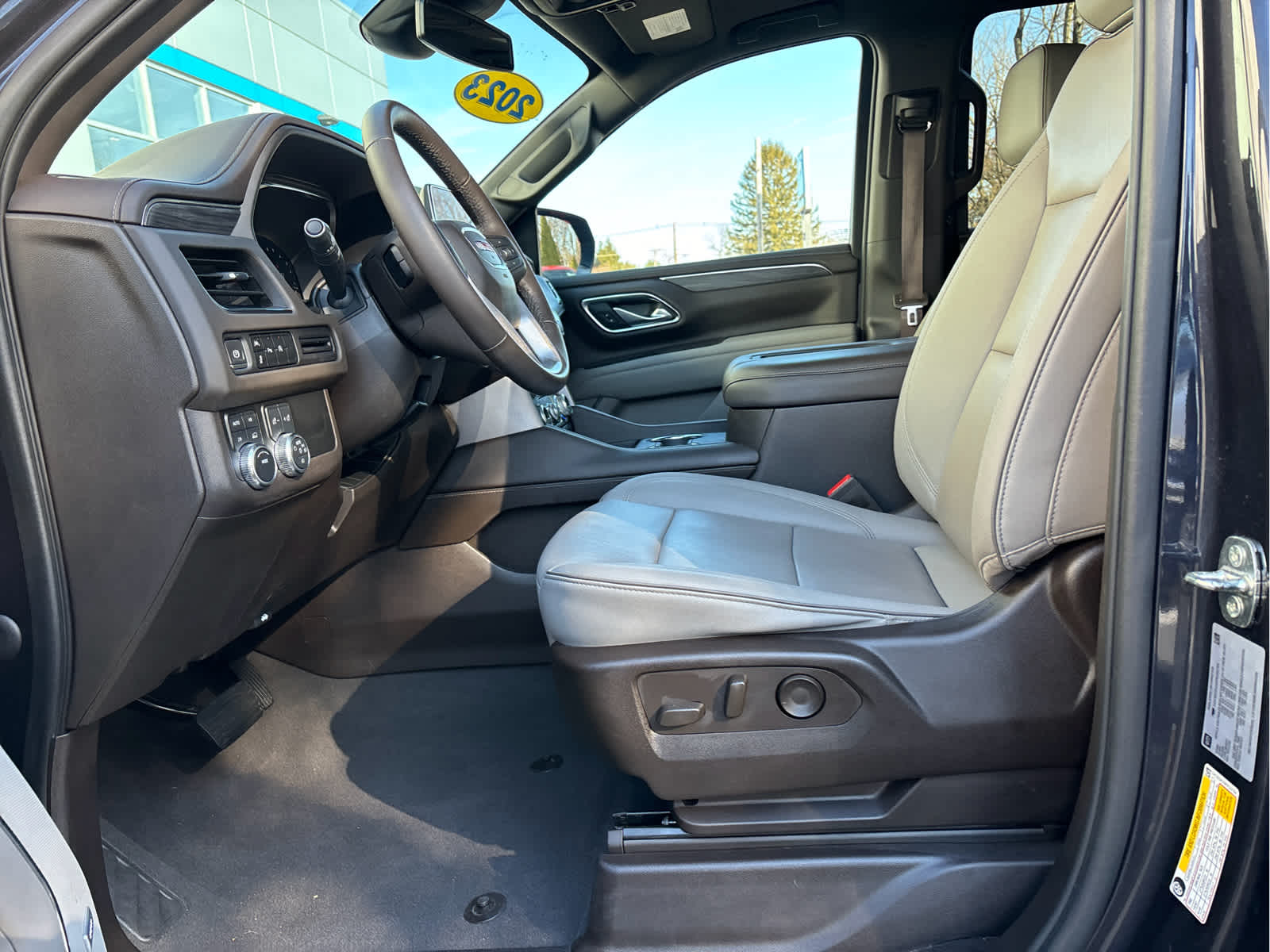 2023 GMC Yukon XL SLT