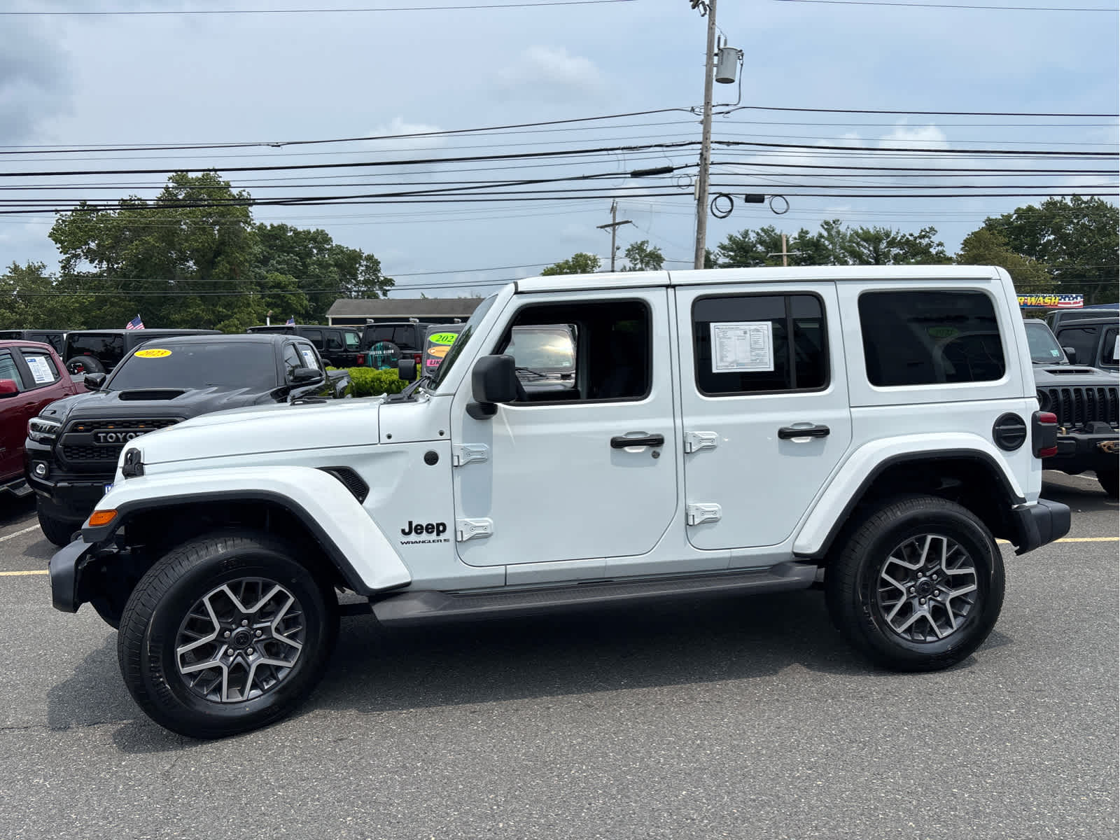 2025 Jeep Wrangler Sahara