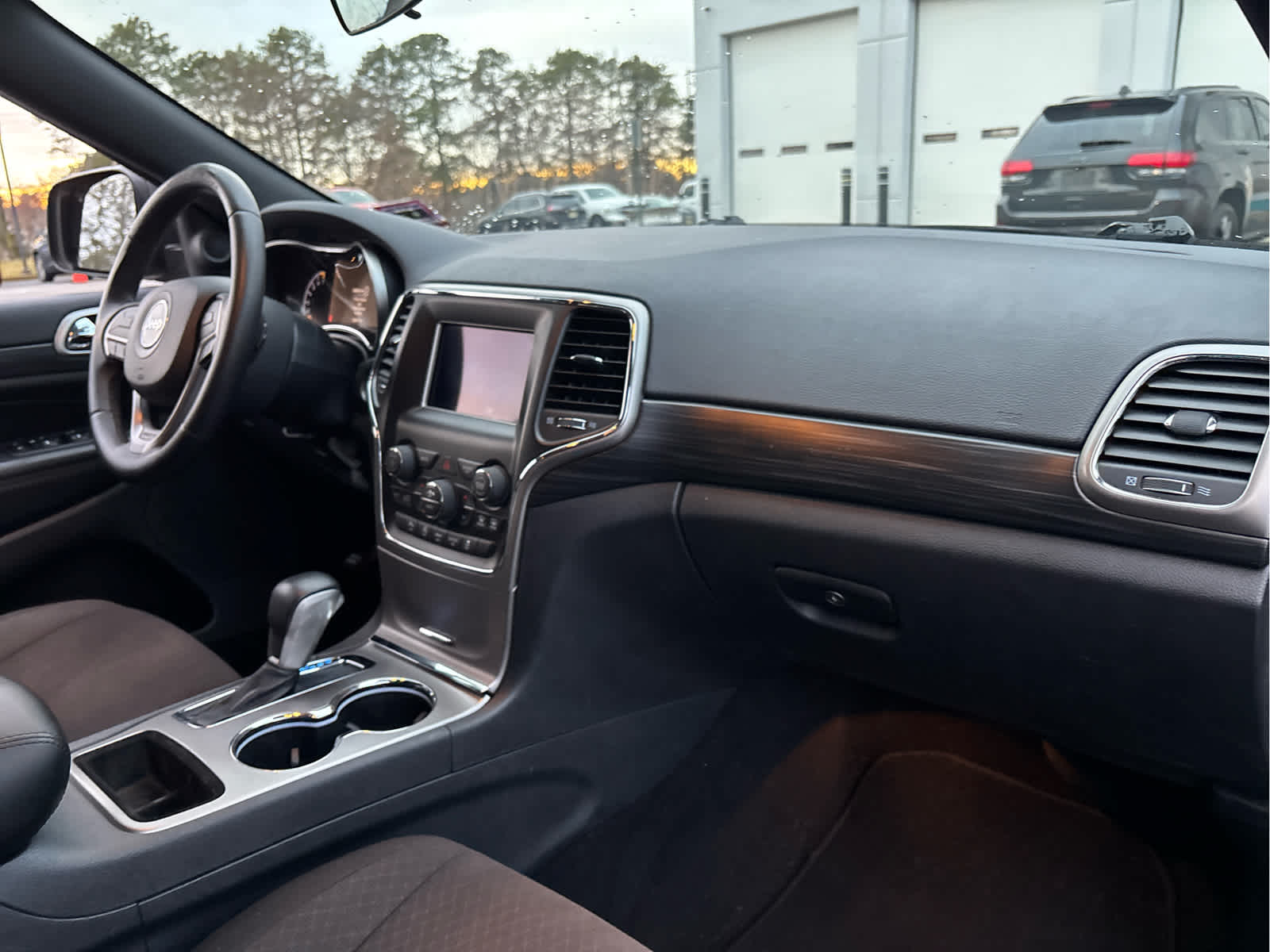 2019 Jeep Grand Cherokee Laredo E