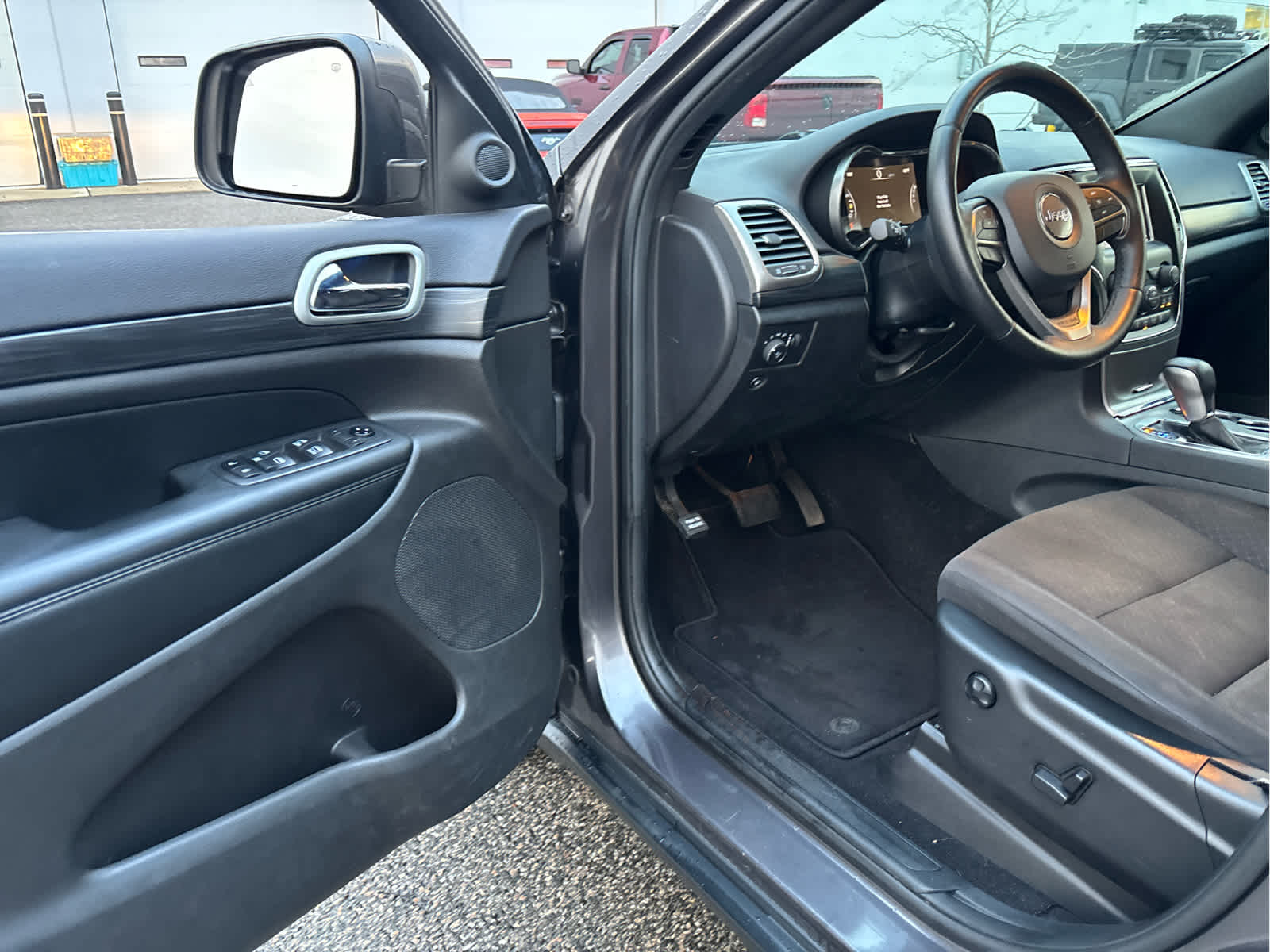 2019 Jeep Grand Cherokee Laredo E