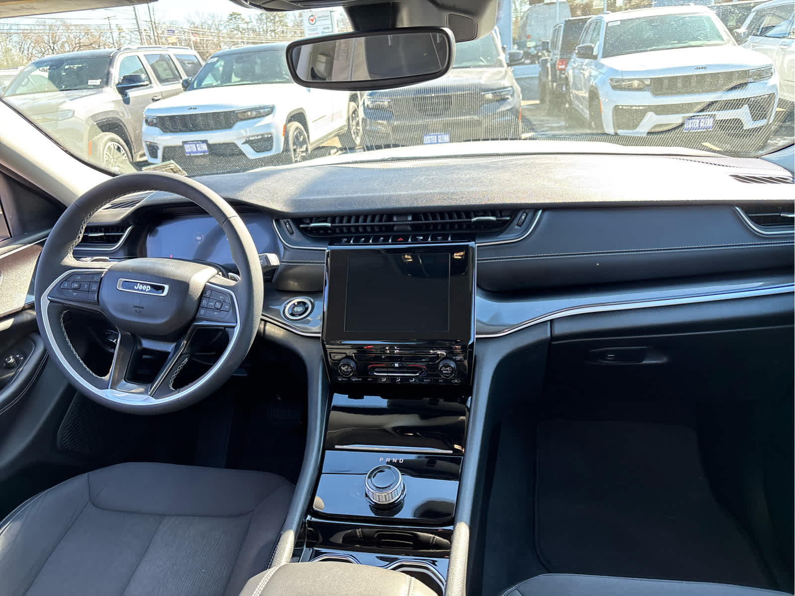 2023 Jeep Grand Cherokee Laredo