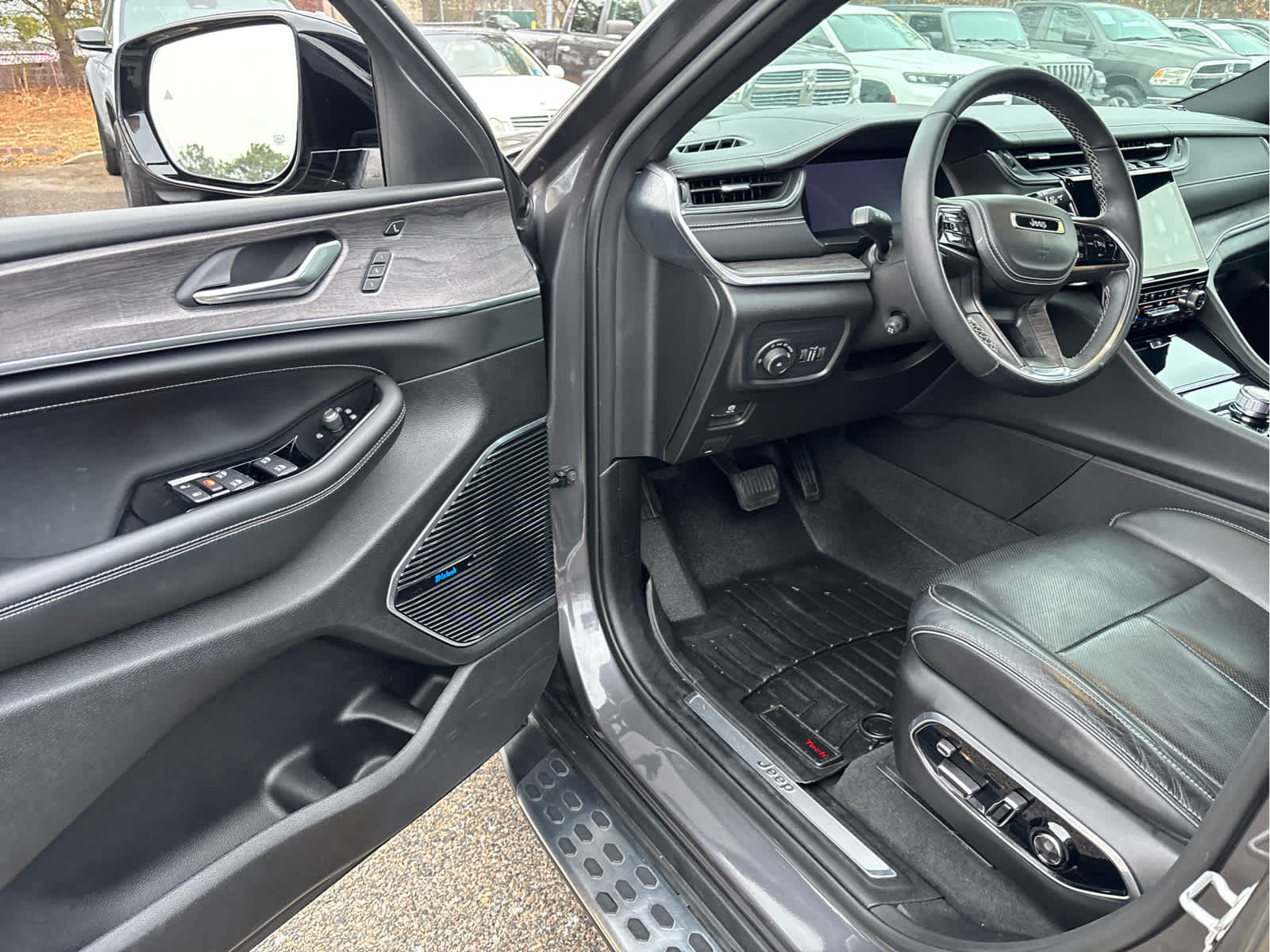 2022 Jeep Grand Cherokee Overland