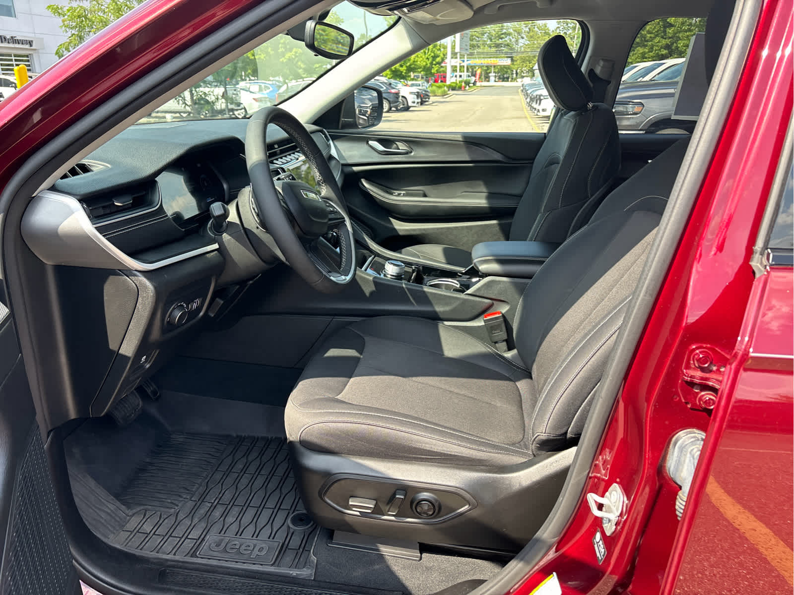 2023 Jeep Grand Cherokee L Laredo