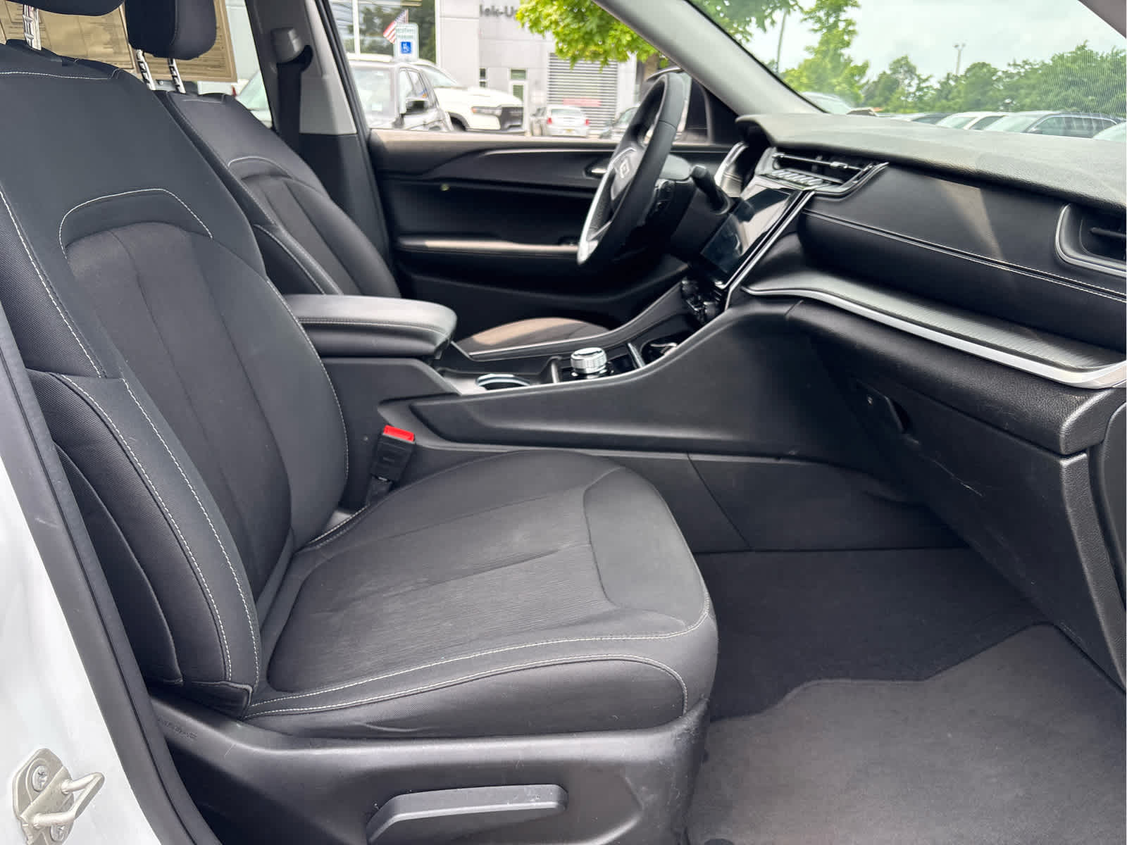 2023 Jeep Grand Cherokee L Laredo