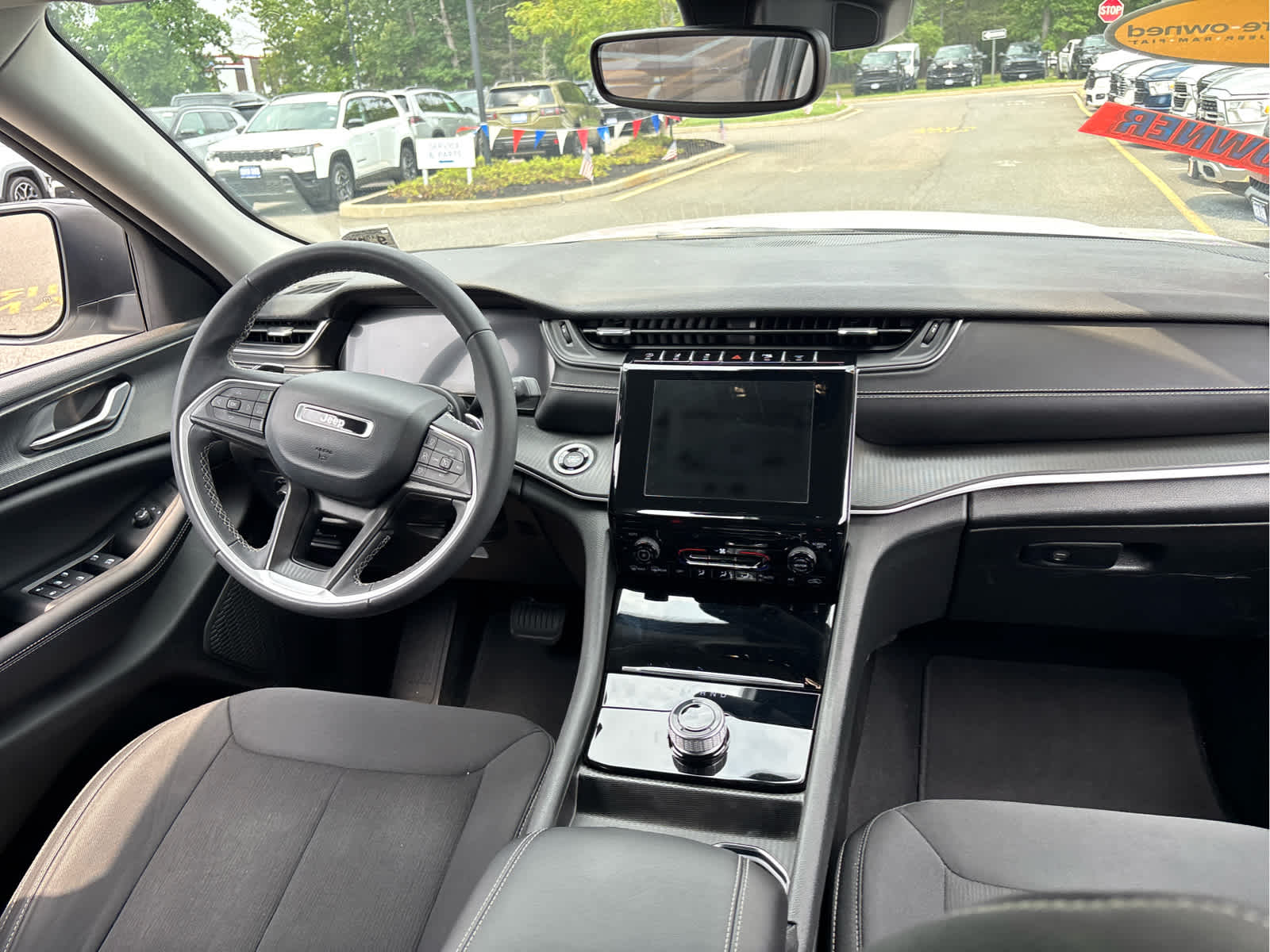 2023 Jeep Grand Cherokee L Laredo