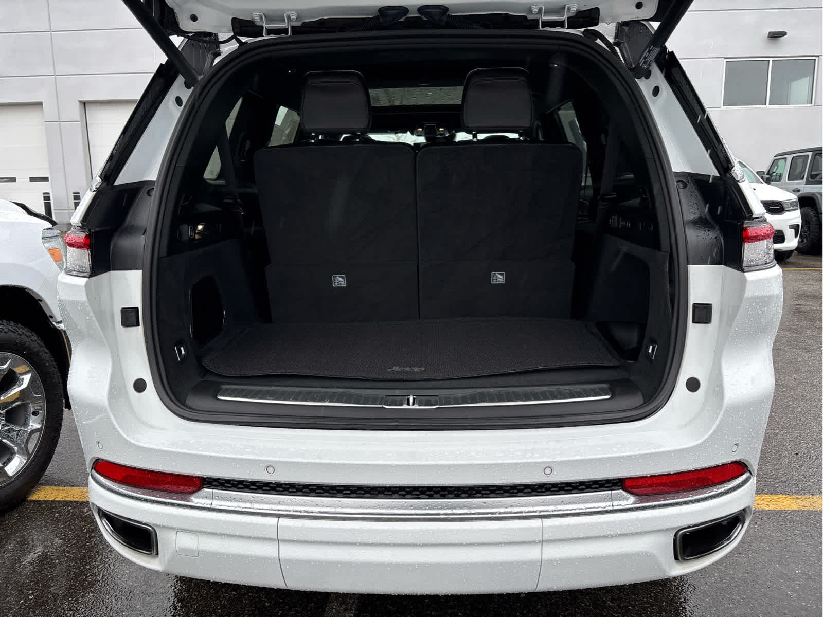 2023 Jeep Grand Cherokee L Summit