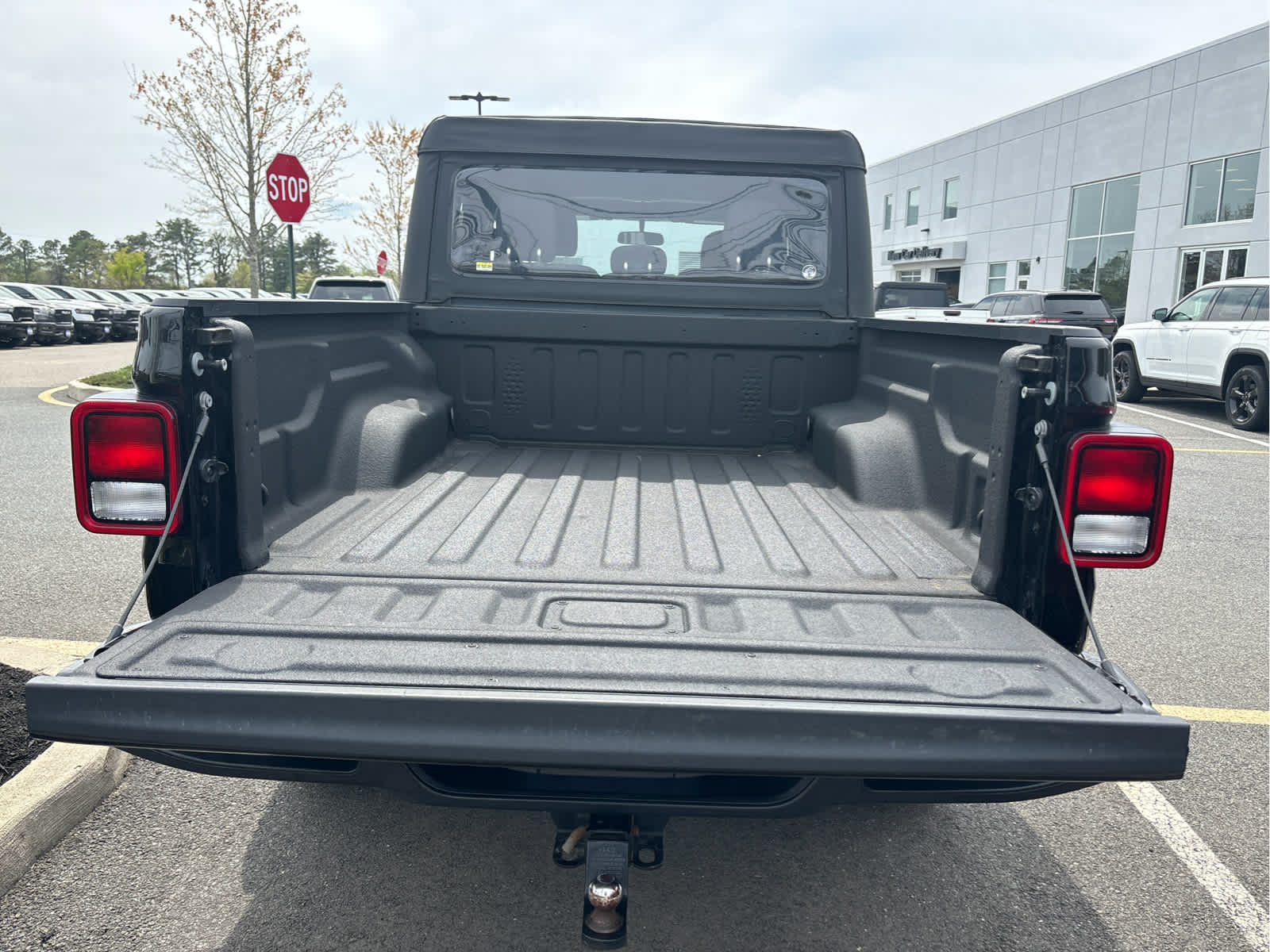 2023 Jeep Gladiator Sport