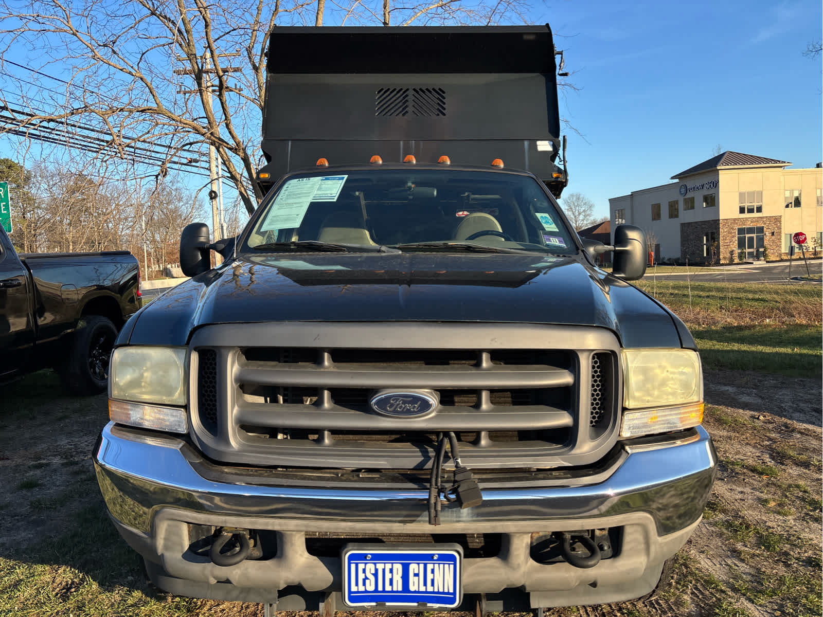 2004 Ford Super Duty F-350 DRW XL