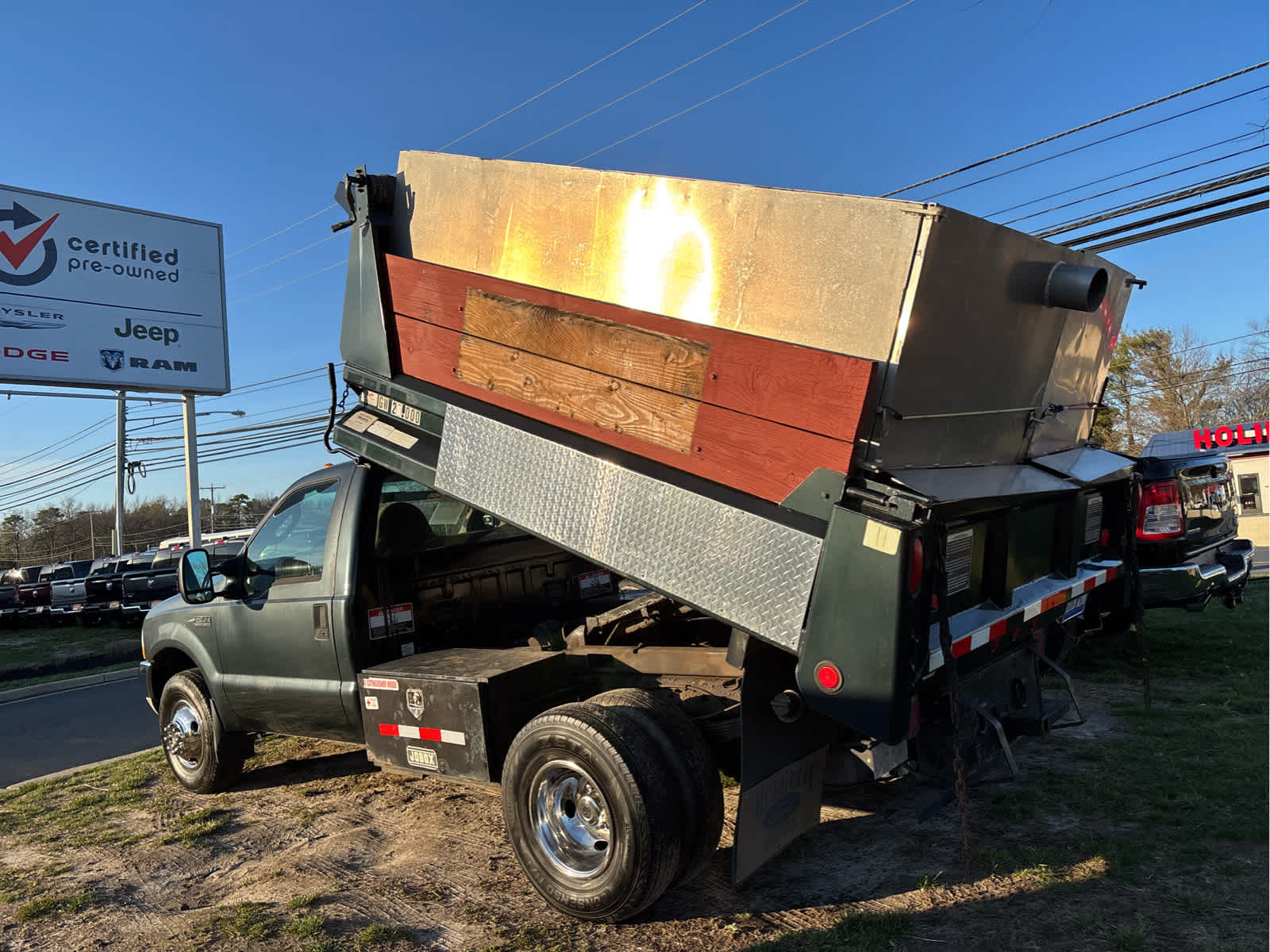 2004 Ford Super Duty F-350 DRW XL