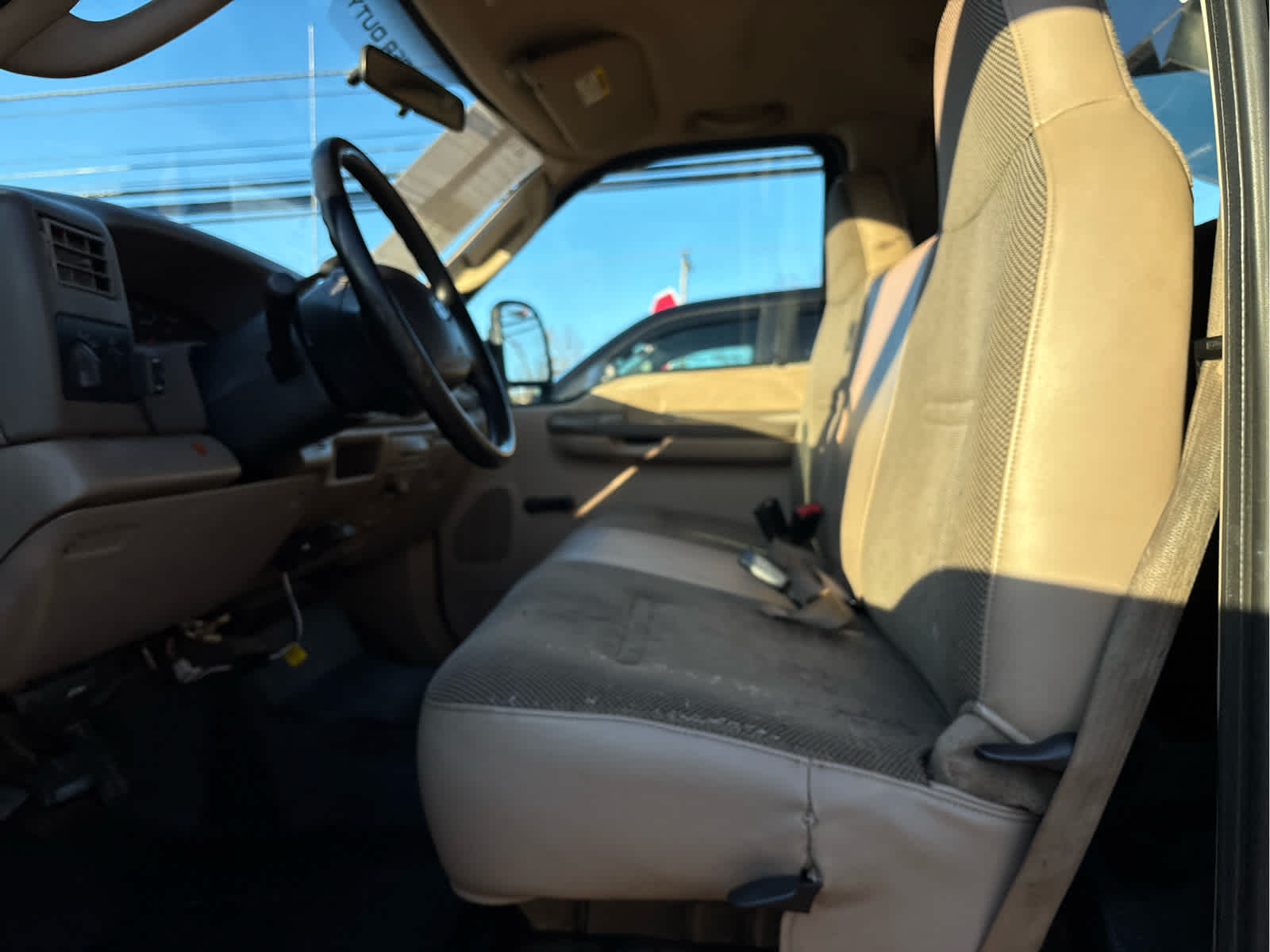 2004 Ford Super Duty F-350 DRW XL