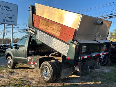 2004 Ford Super Duty F-350 DRW XL