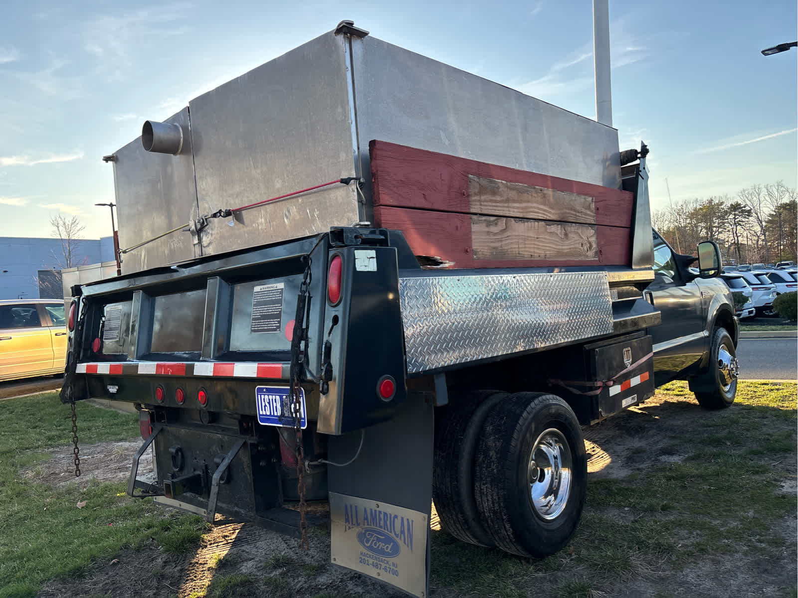 2004 Ford Super Duty F-350 DRW XL