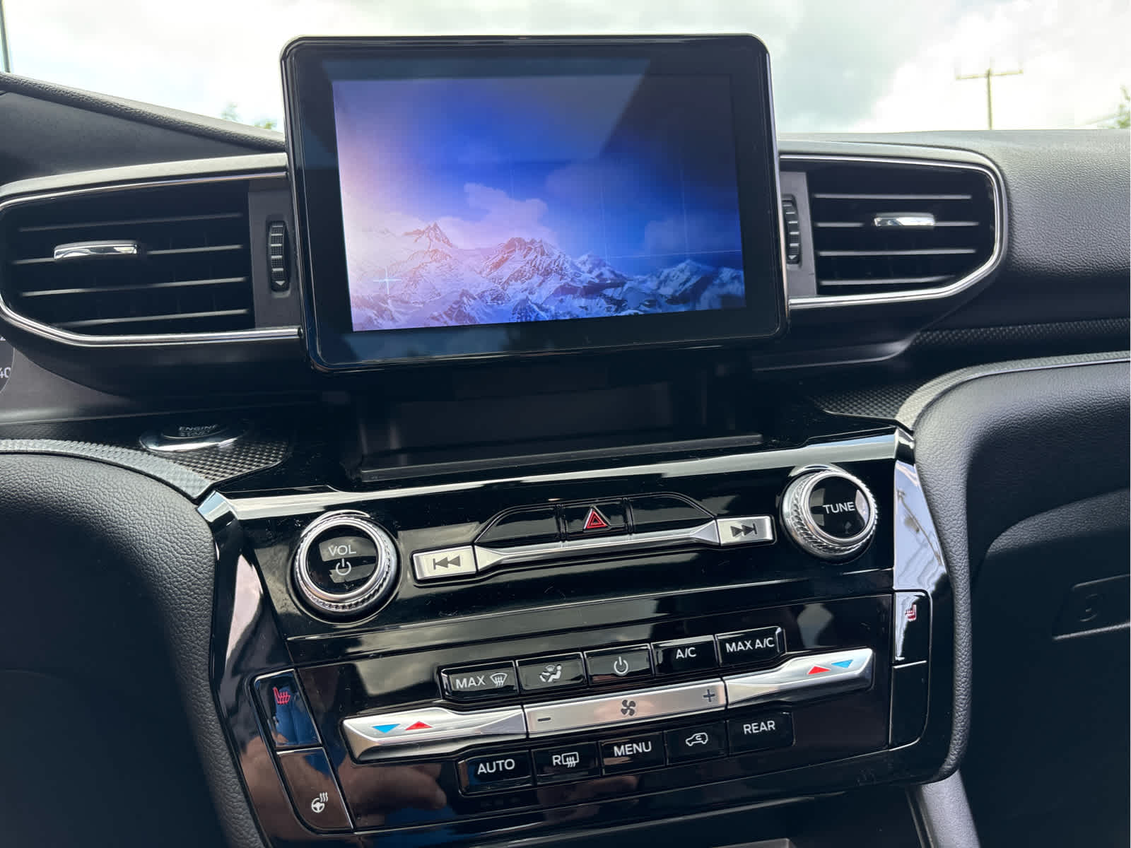 2024 Ford Explorer ST-Line