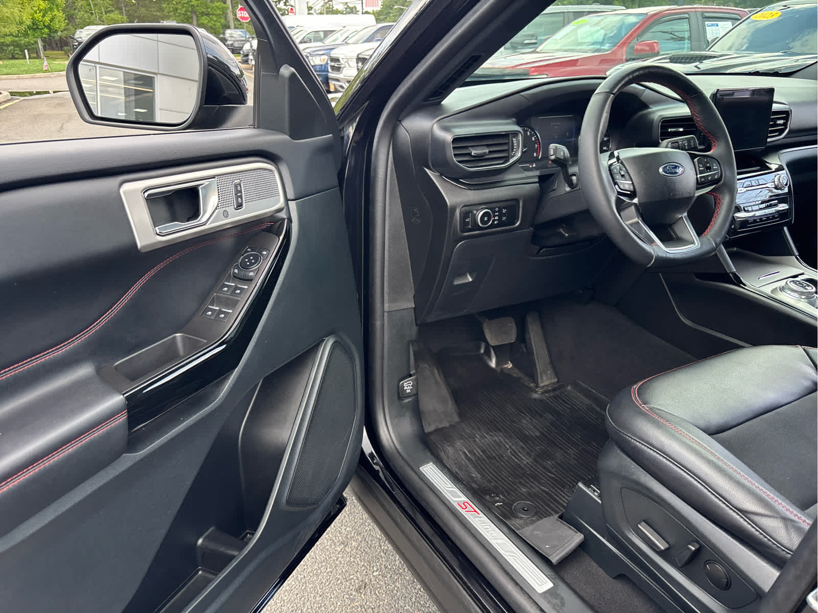 2024 Ford Explorer ST-Line