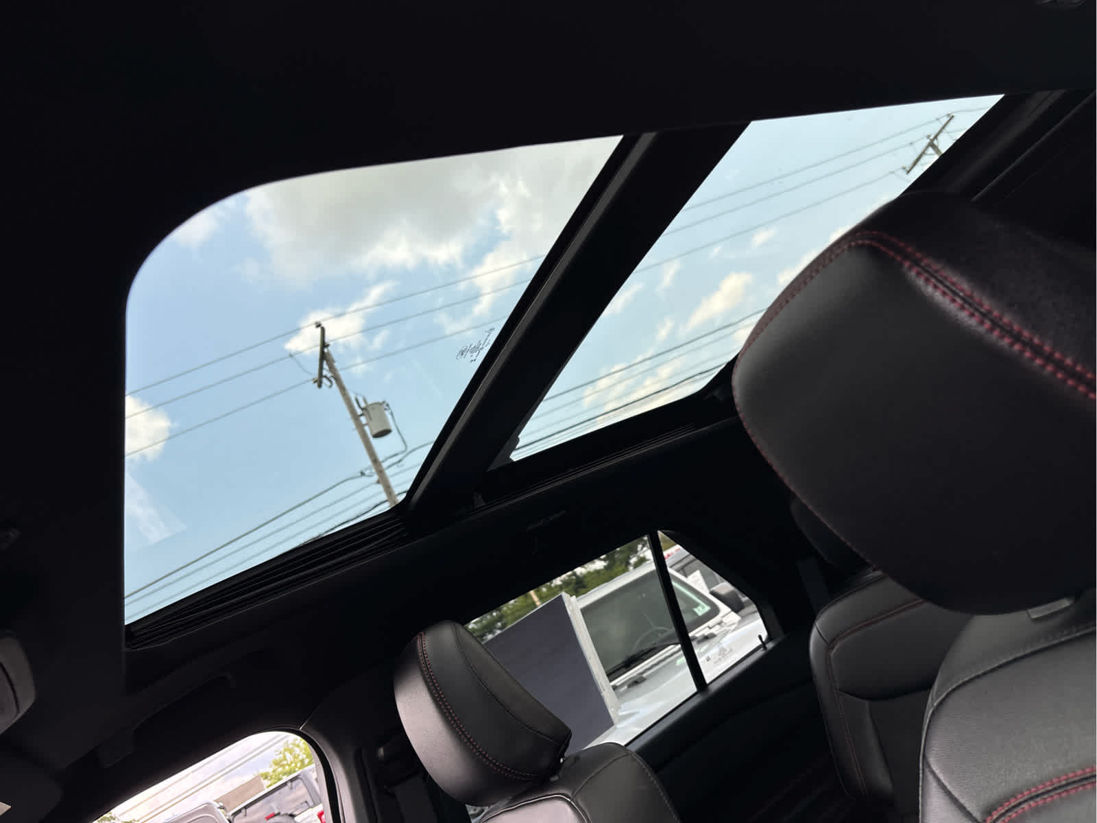 2024 Ford Explorer ST-Line