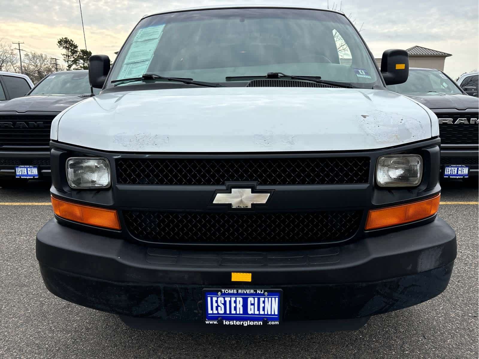 2009 Chevrolet Express Cargo Van RWD 1500 135"