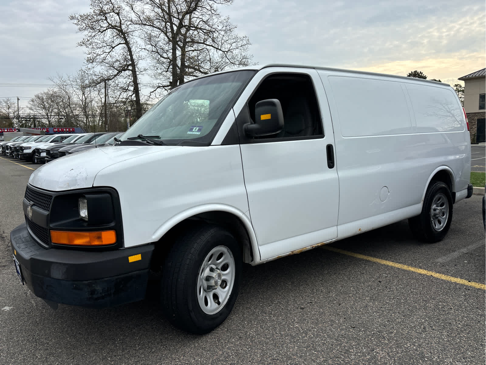 2009 Chevrolet Express Cargo Van RWD 1500 135"