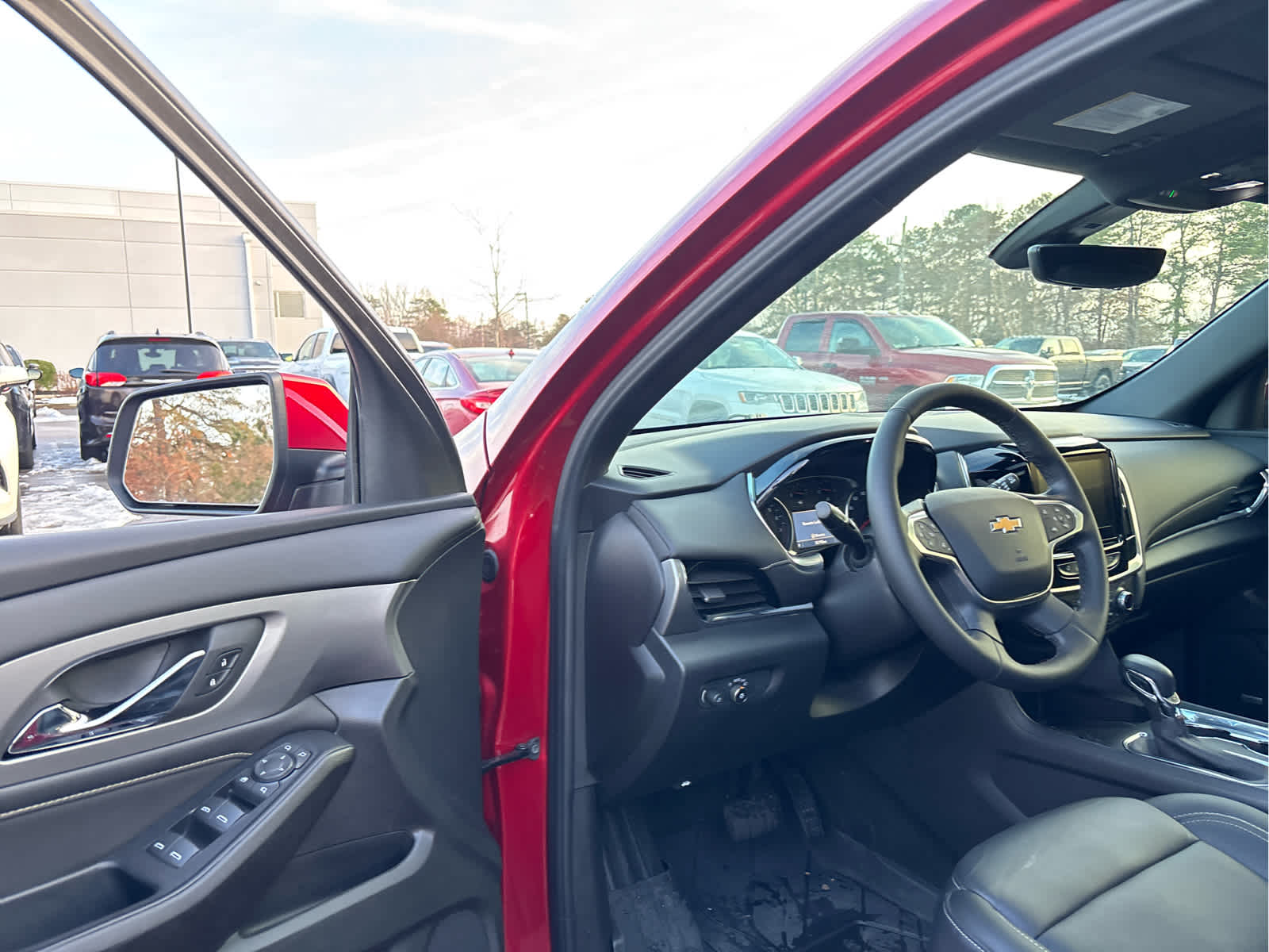2023 Chevrolet Traverse LT Leather