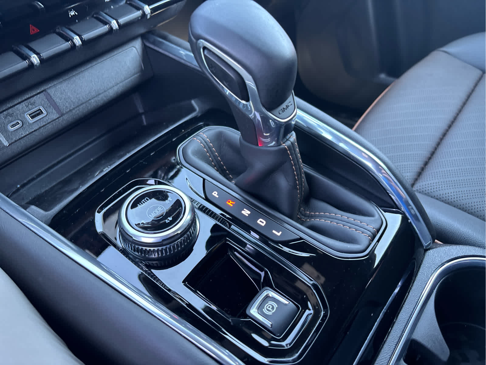 2026 GMC Canyon 4WD AT4