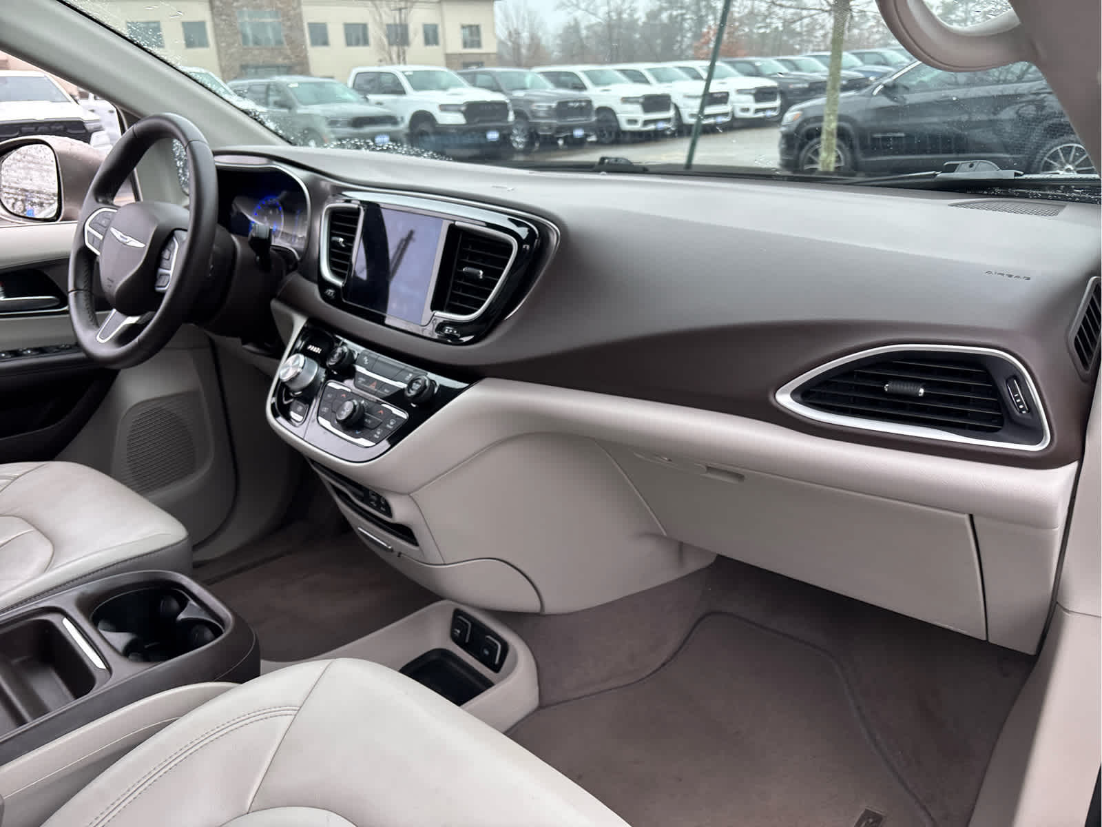 2017 Chrysler Pacifica Touring-L