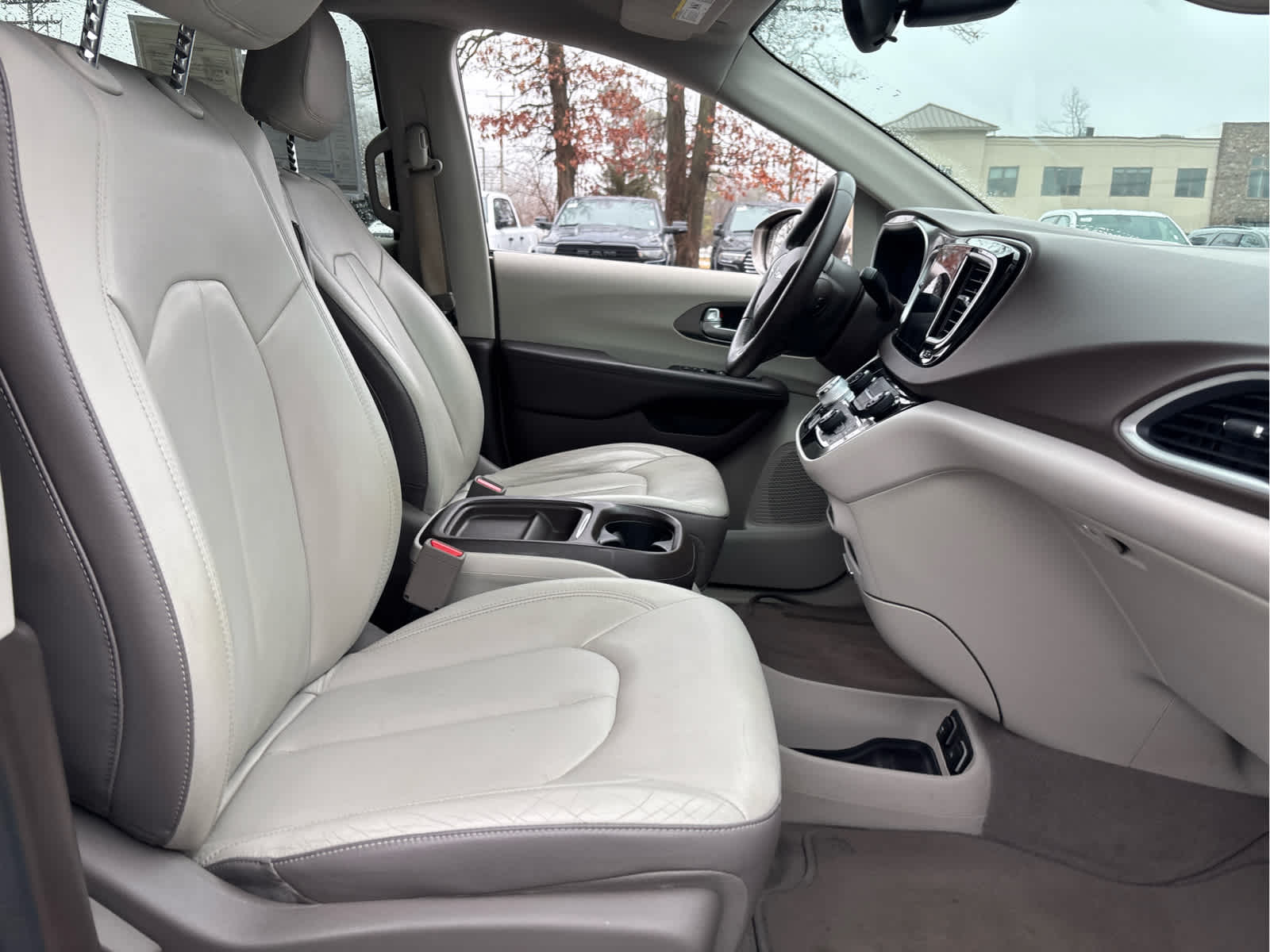 2017 Chrysler Pacifica Touring-L