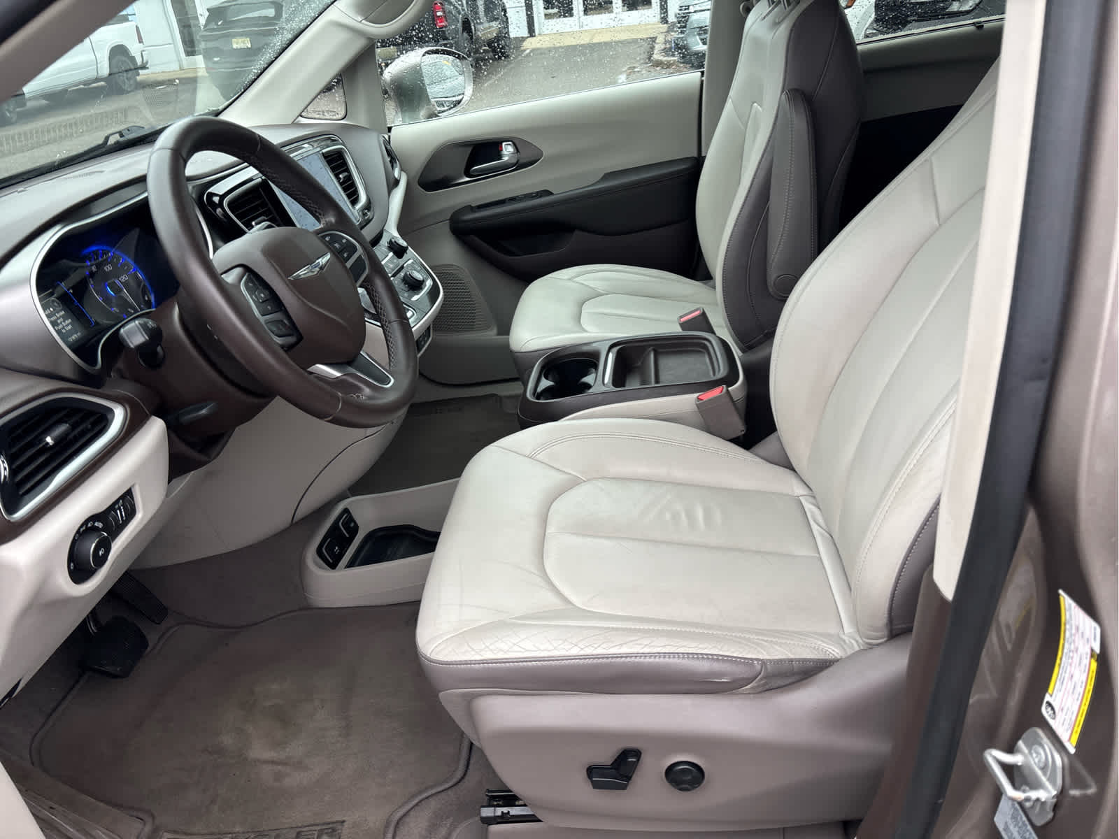 2017 Chrysler Pacifica Touring-L