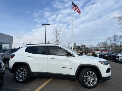 2022 Jeep Compass Latitude Lux